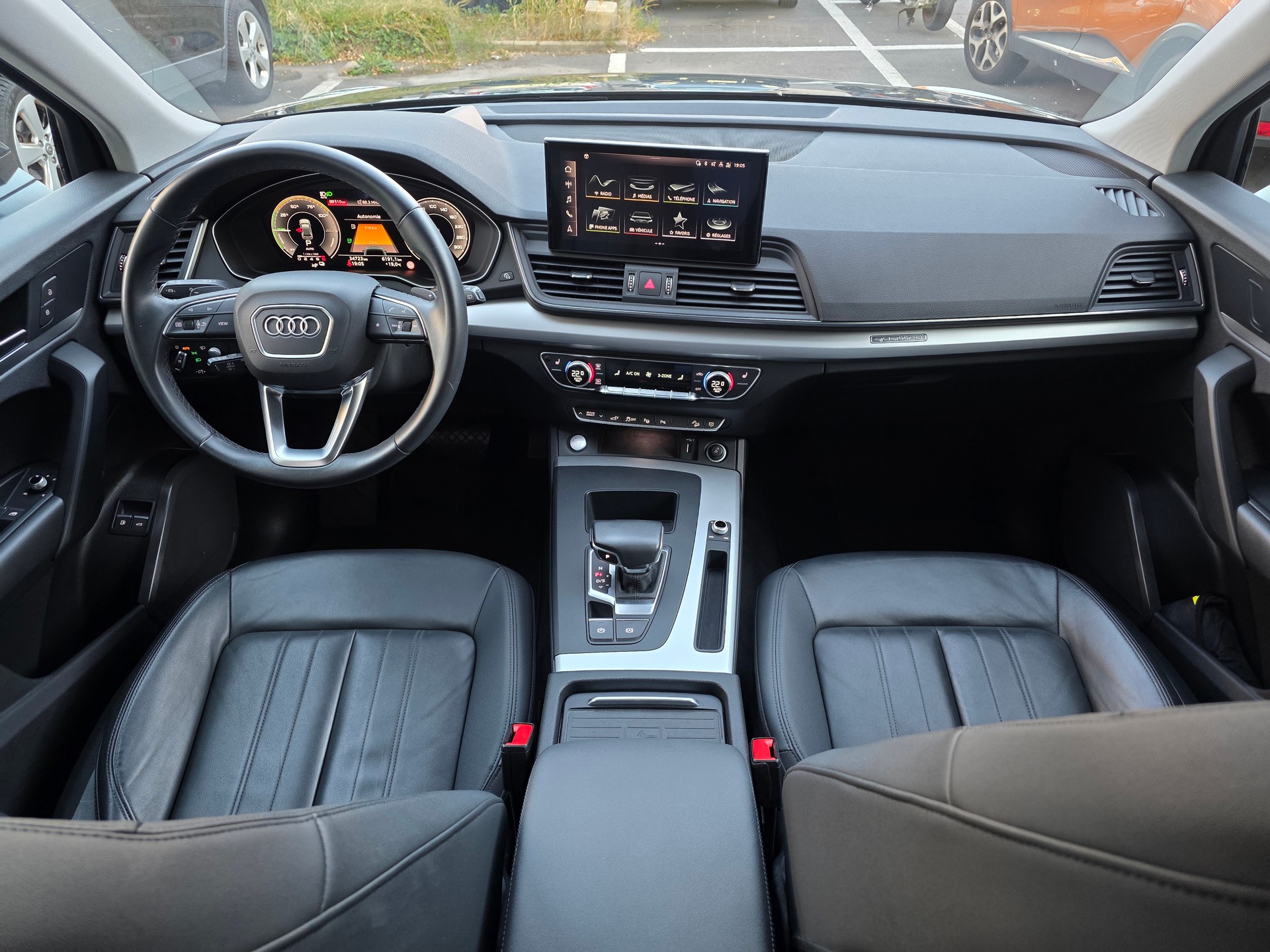 AUDI Q5 50 TFSI e PHEV quattro S-tronic-image-6