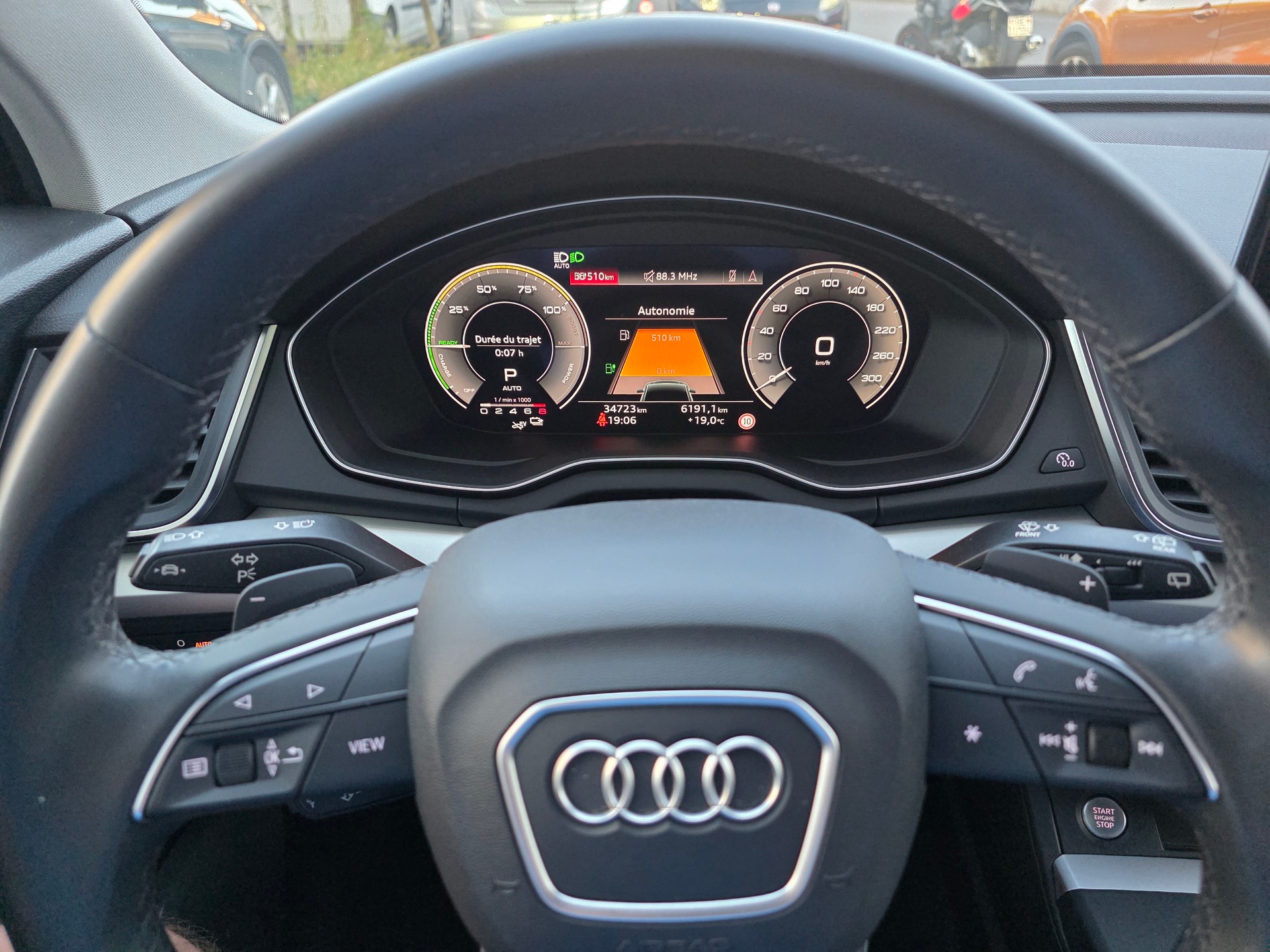 AUDI Q5 50 TFSI e PHEV quattro S-tronic-image-9