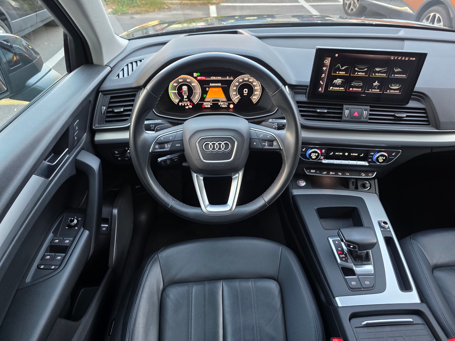 AUDI Q5 50 TFSI e PHEV quattro S-tronic-image-5