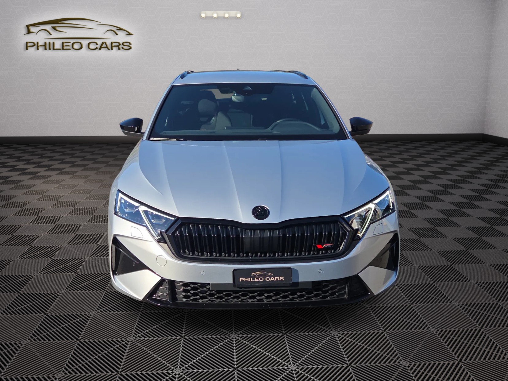 SKODA Octavia Combi 2.0 TSI DSG RS-image-1
