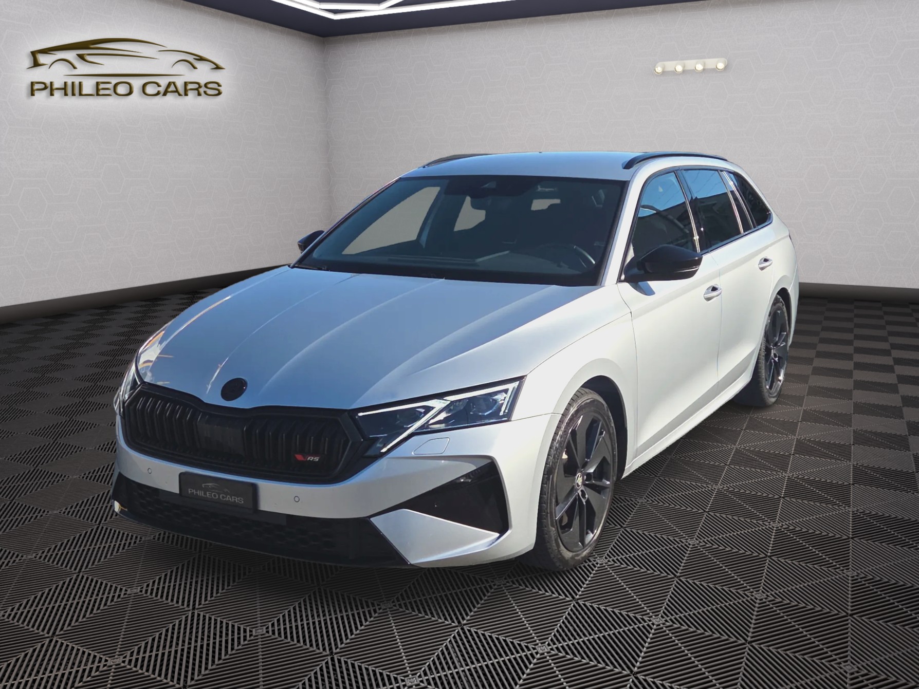 SKODA Octavia Combi 2.0 TSI DSG RS-image-0
