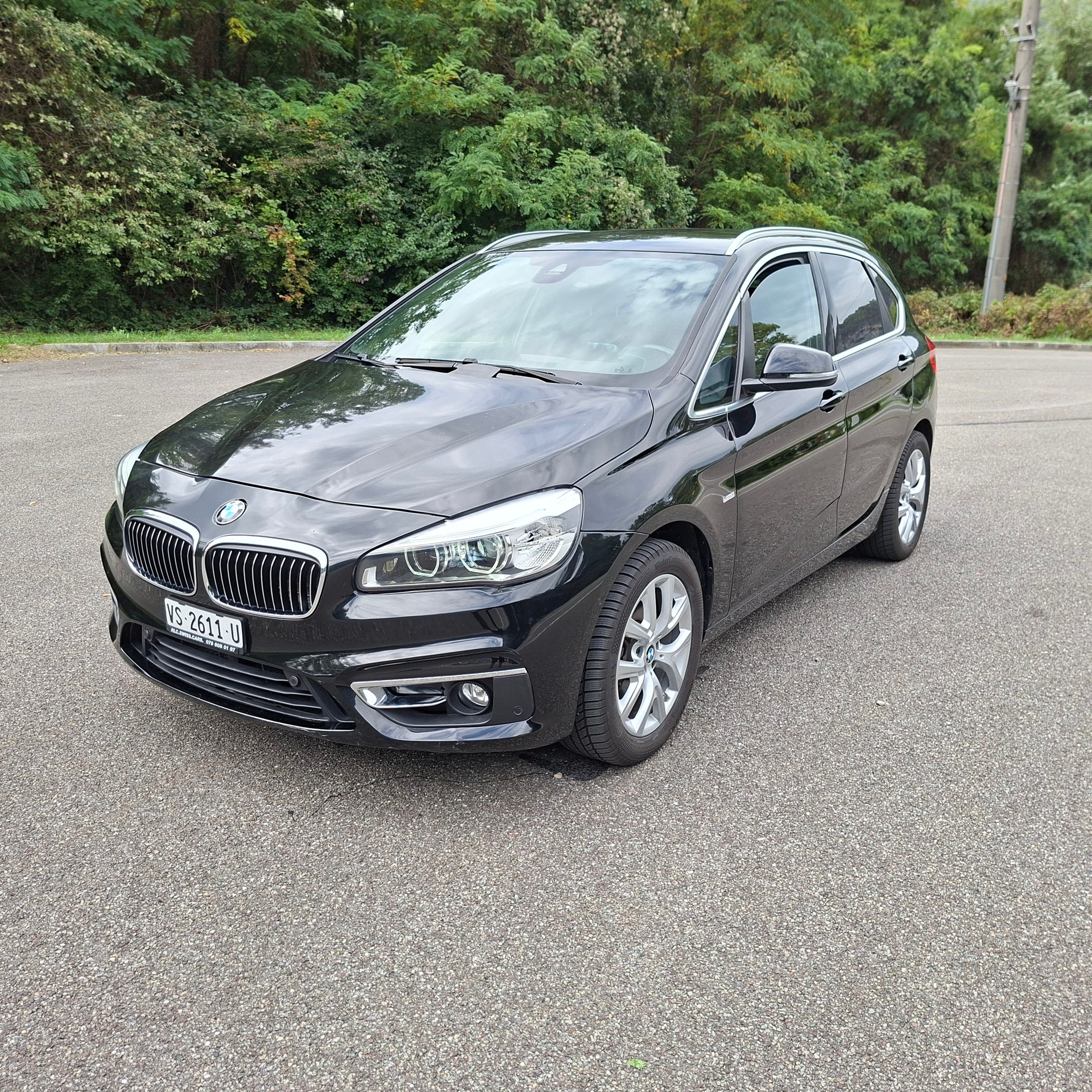 BMW 220d xDrive Active Tourer Luxury Line Steptronic-image-1