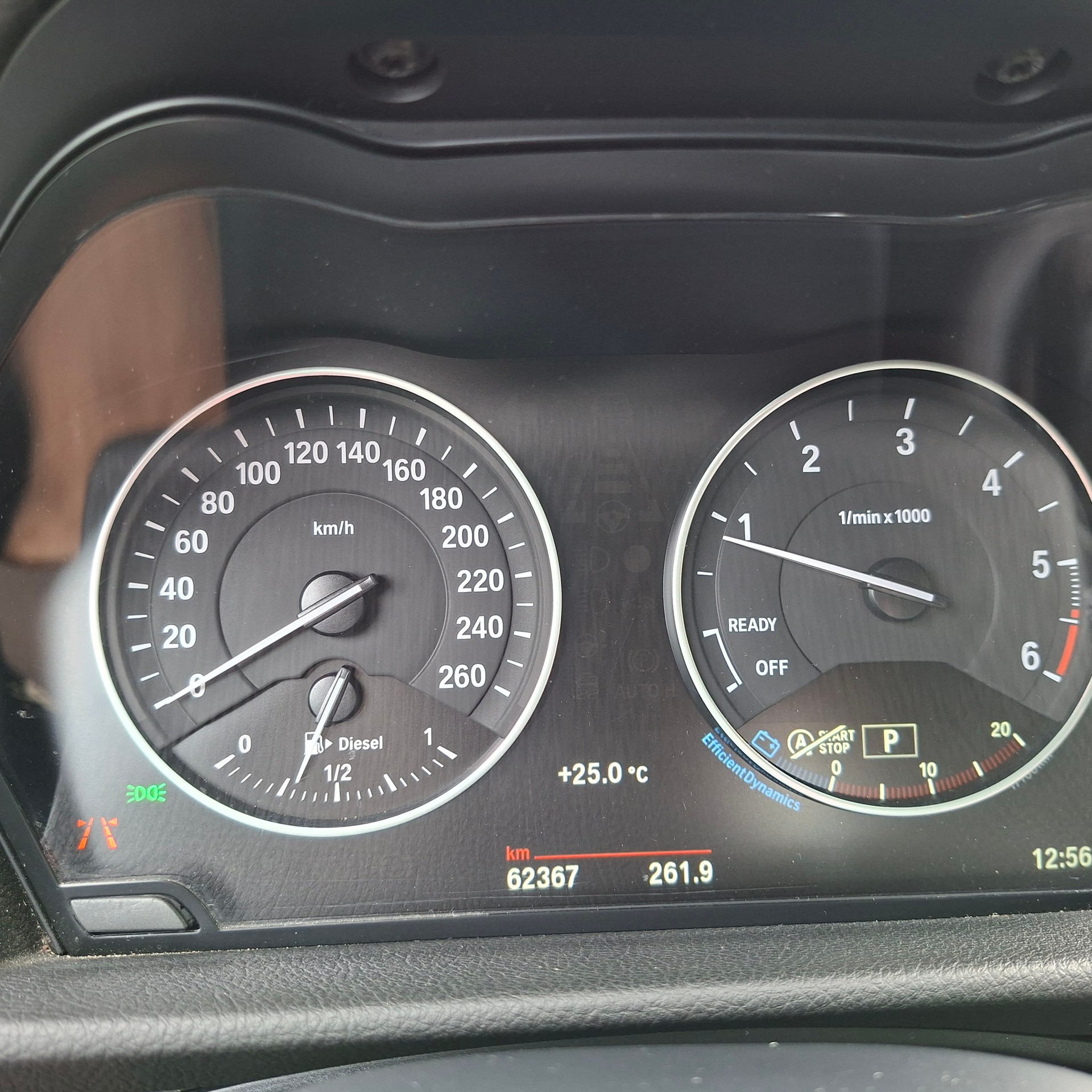 BMW 220d xDrive Active Tourer Luxury Line Steptronic-image-4
