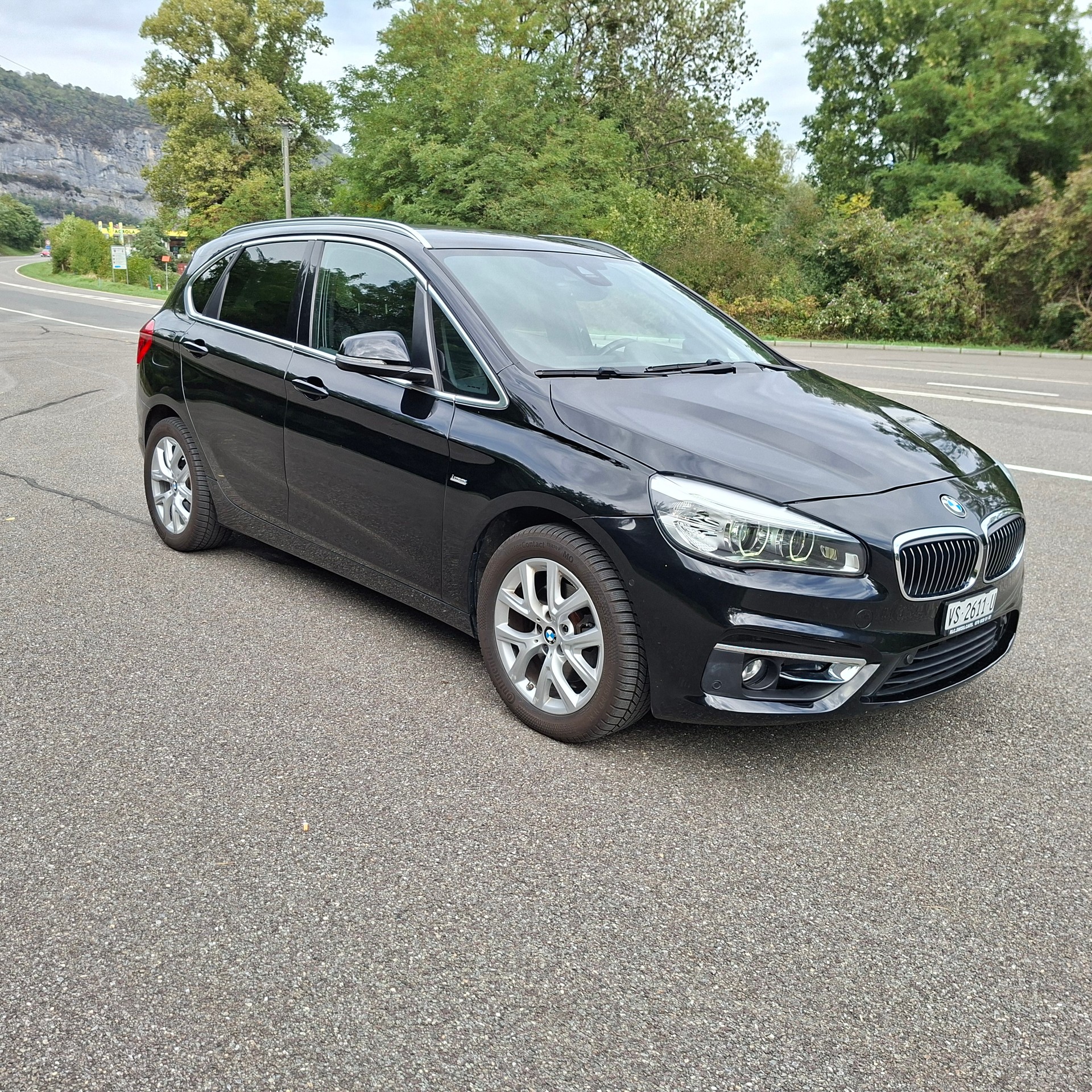 BMW 220d xDrive Active Tourer Luxury Line Steptronic-image-0