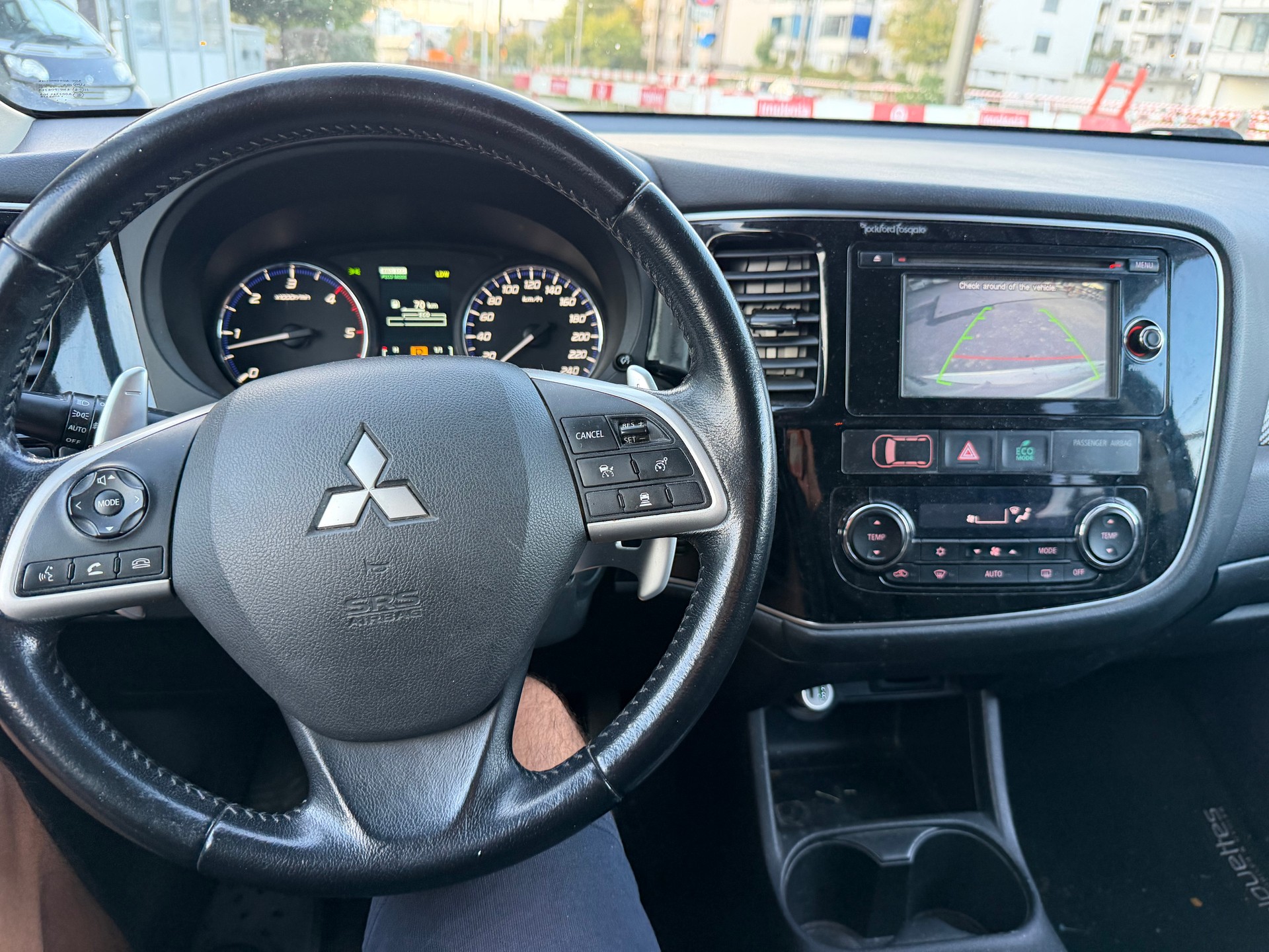 MITSUBISHI Outlander 2.2 DID Intense Safety 4WD Automatic-image-10