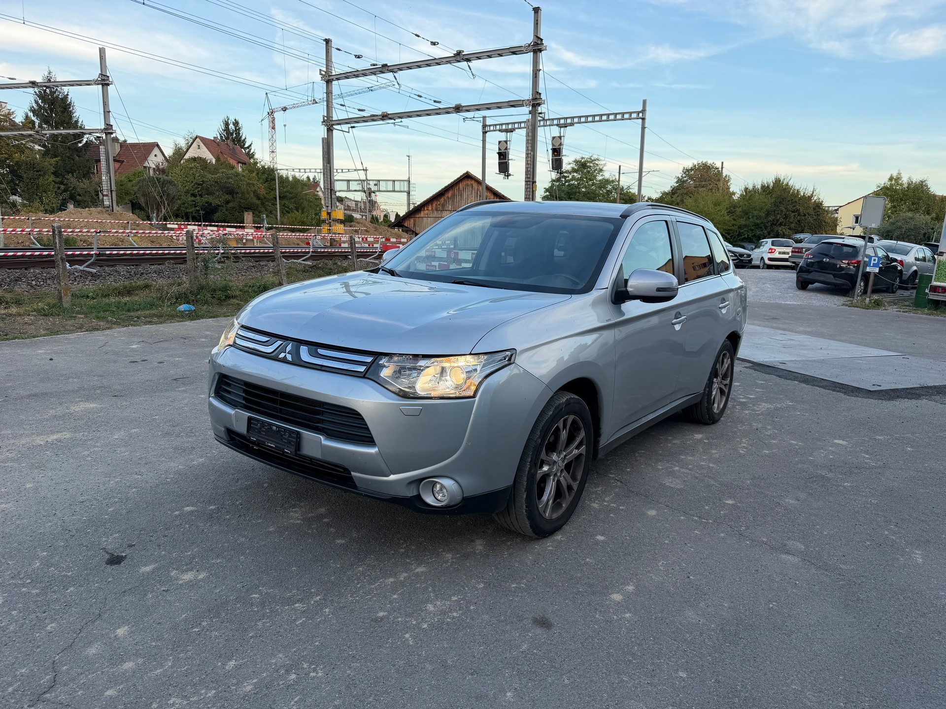 MITSUBISHI Outlander 2.2 DID Intense Safety 4WD Automatic-image-1