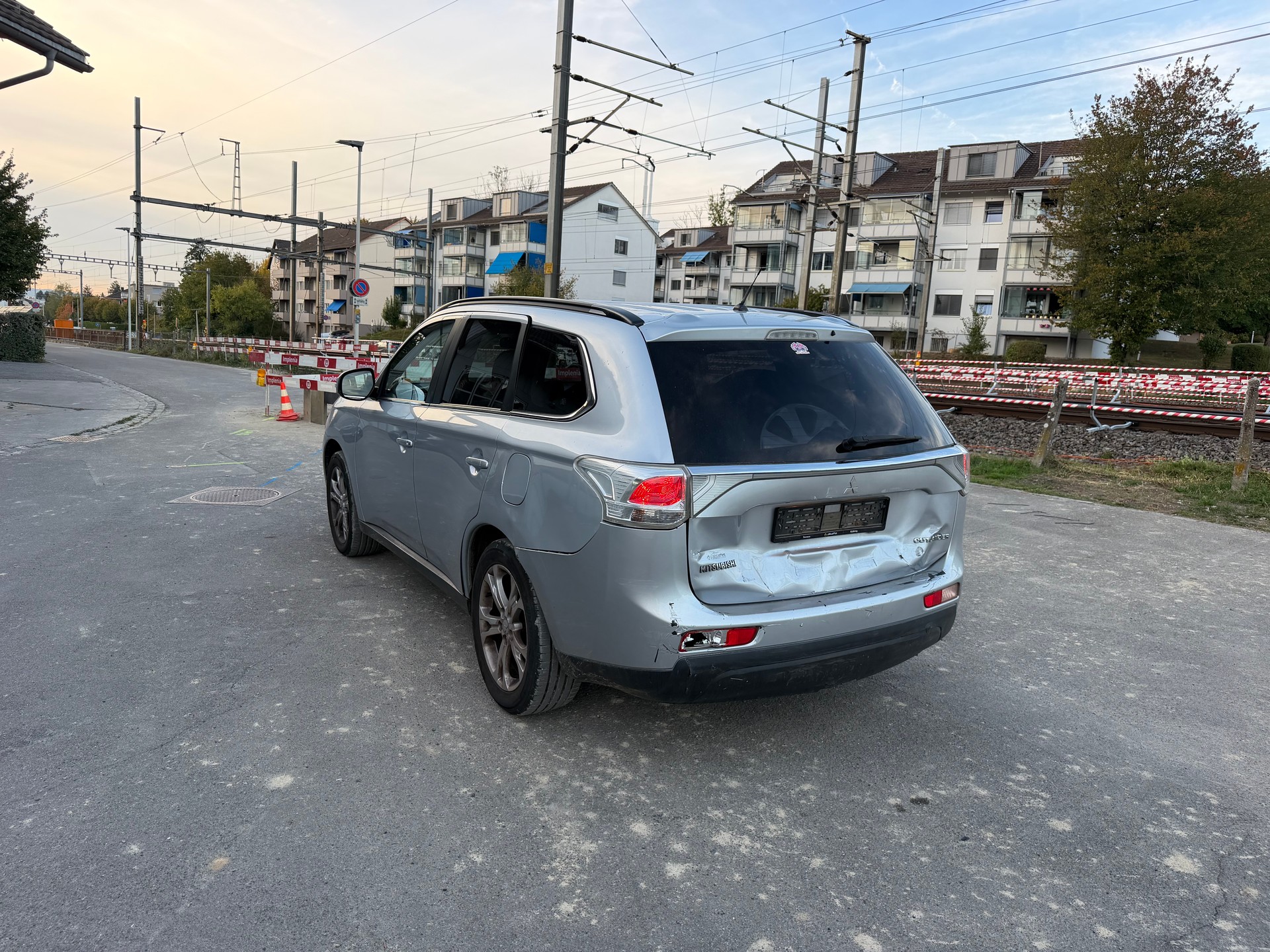 MITSUBISHI Outlander 2.2 DID Intense Safety 4WD Automatic-image-5
