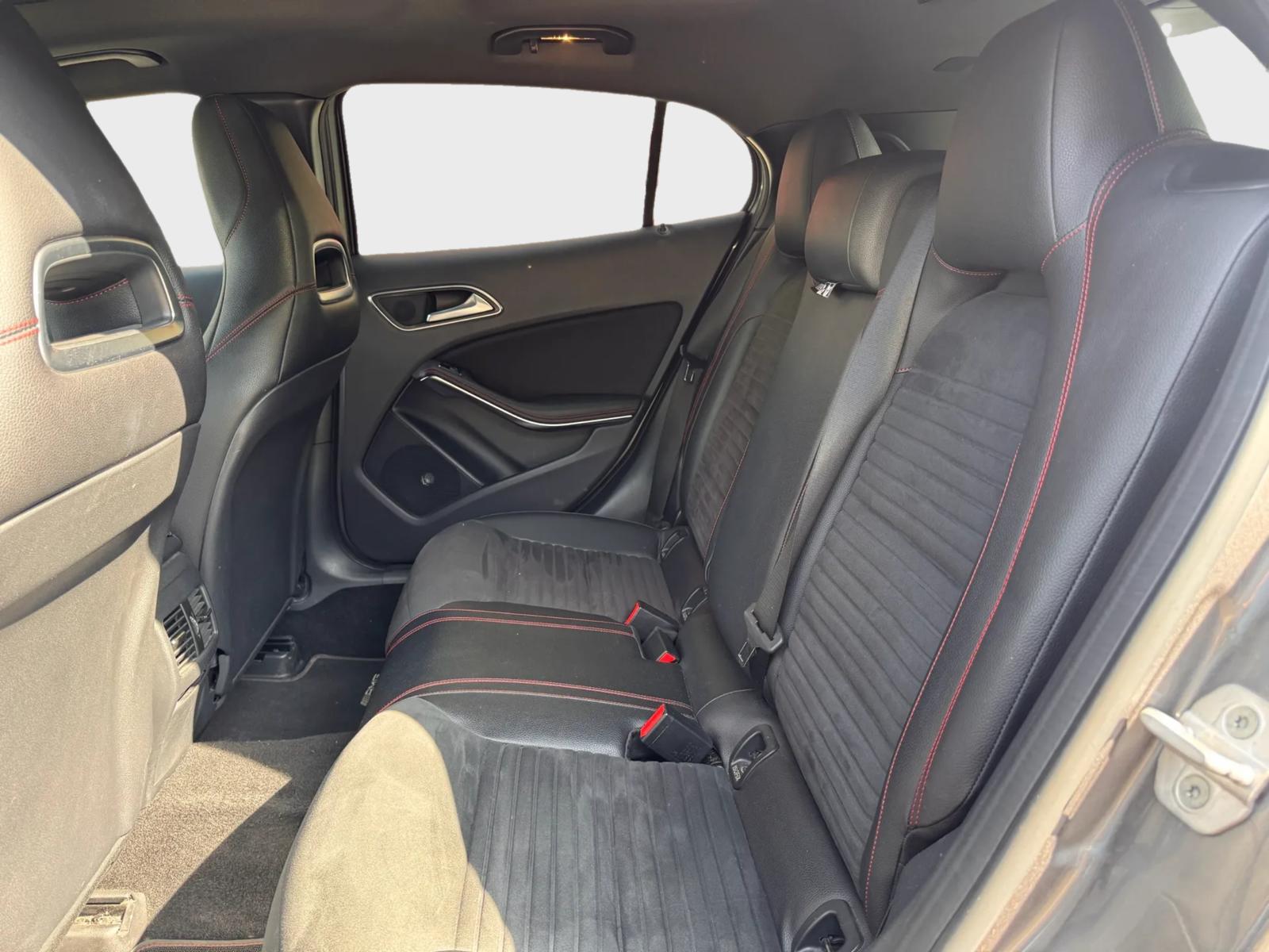 MERCEDES-BENZ GLA 45 AMG 4Matic 7G-DCT-image-9