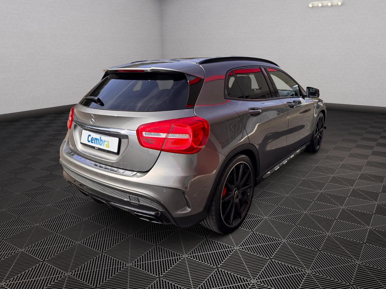 MERCEDES-BENZ GLA 45 AMG 4Matic 7G-DCT-image-3