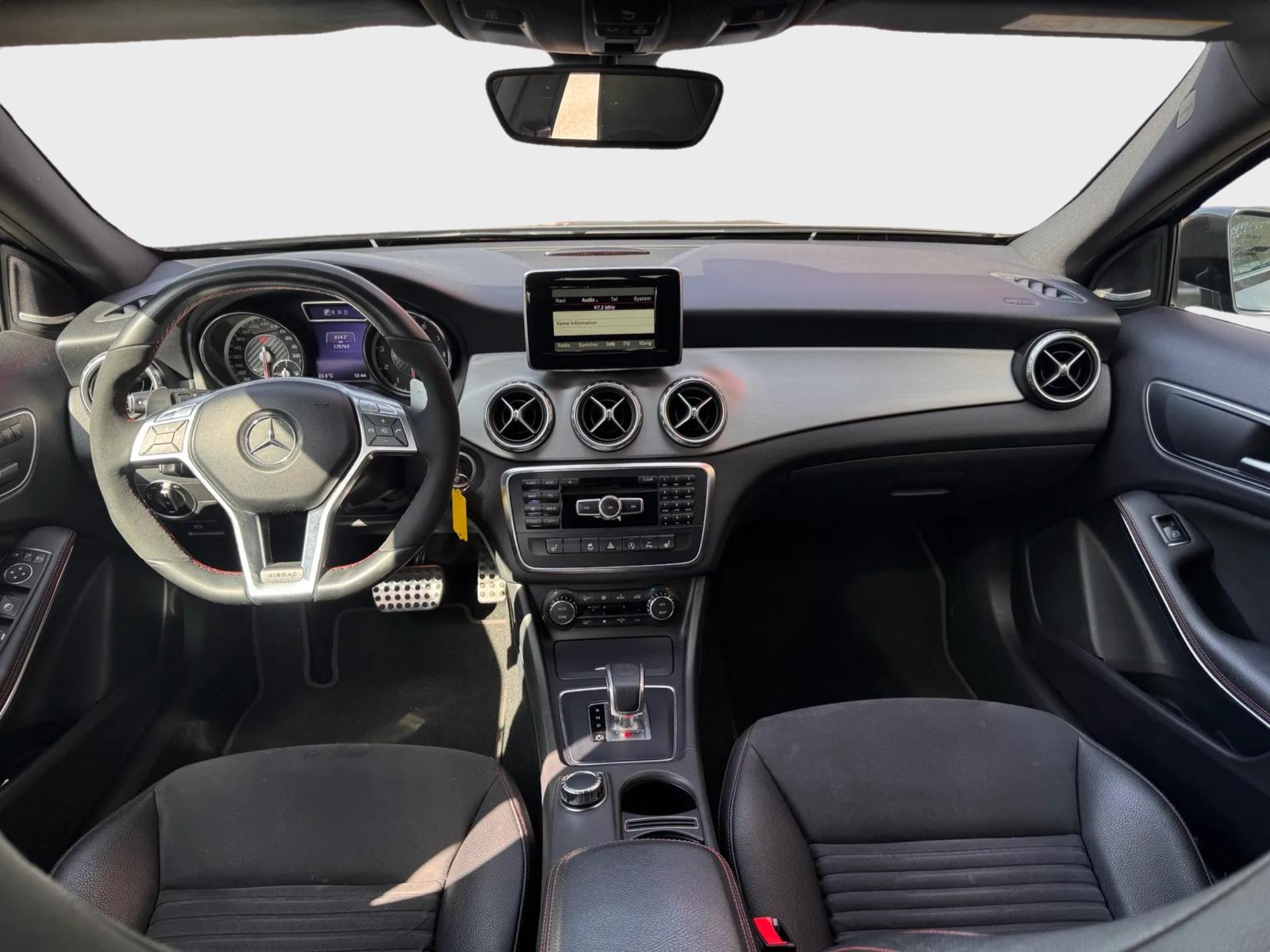 MERCEDES-BENZ GLA 45 AMG 4Matic 7G-DCT-image-8