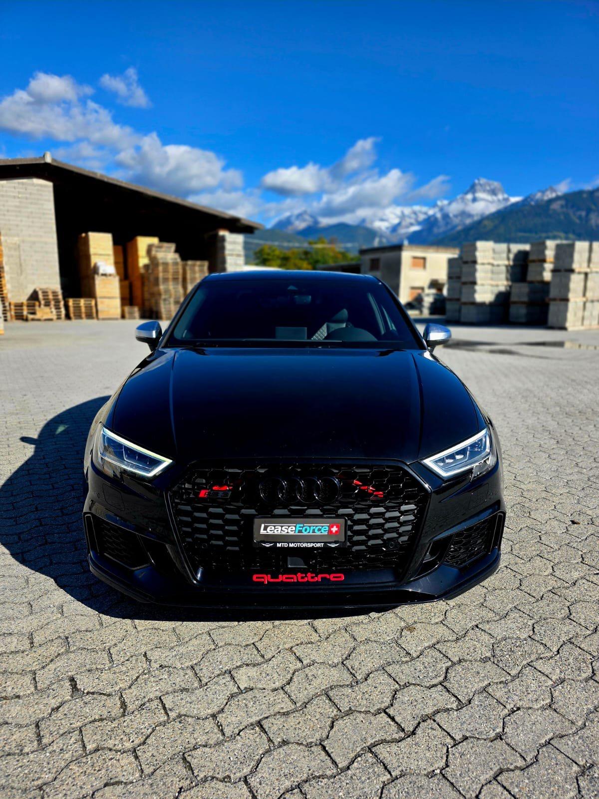 AUDI RS3-showroom-element-3