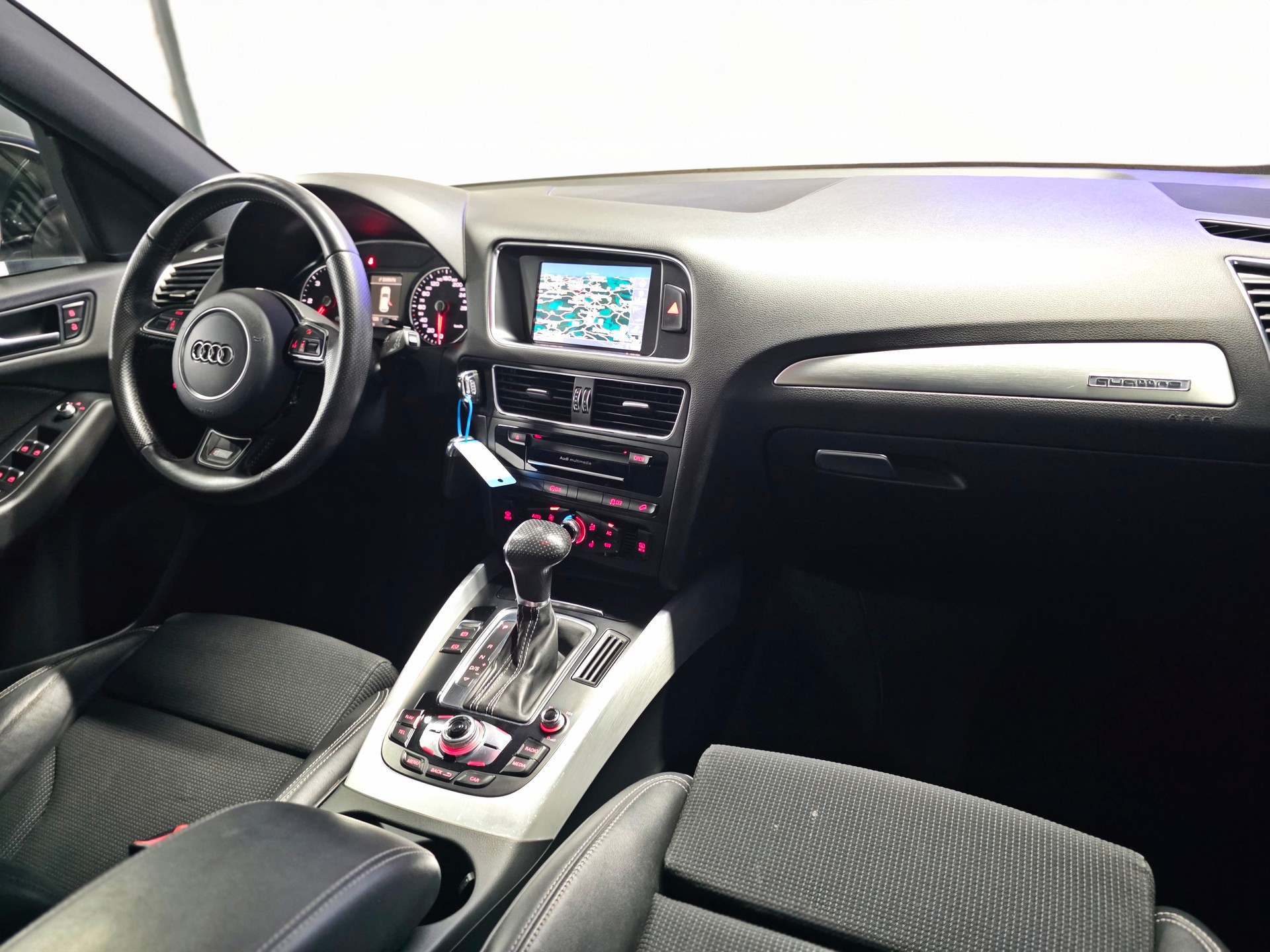 AUDI Q5 2.0 TDI S-Line quattro S-tronic-image-15