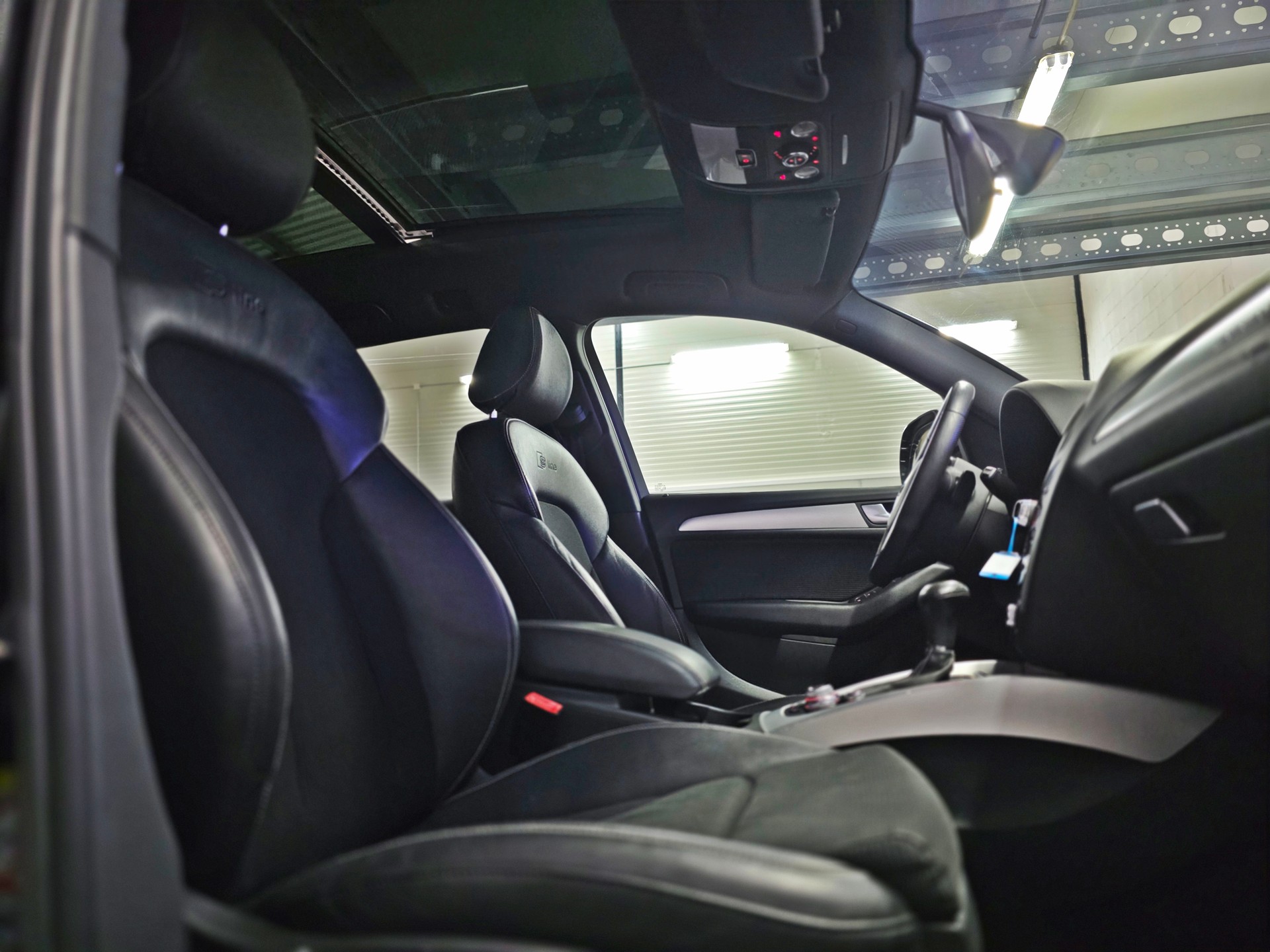 AUDI Q5 2.0 TDI S-Line quattro S-tronic-image-16