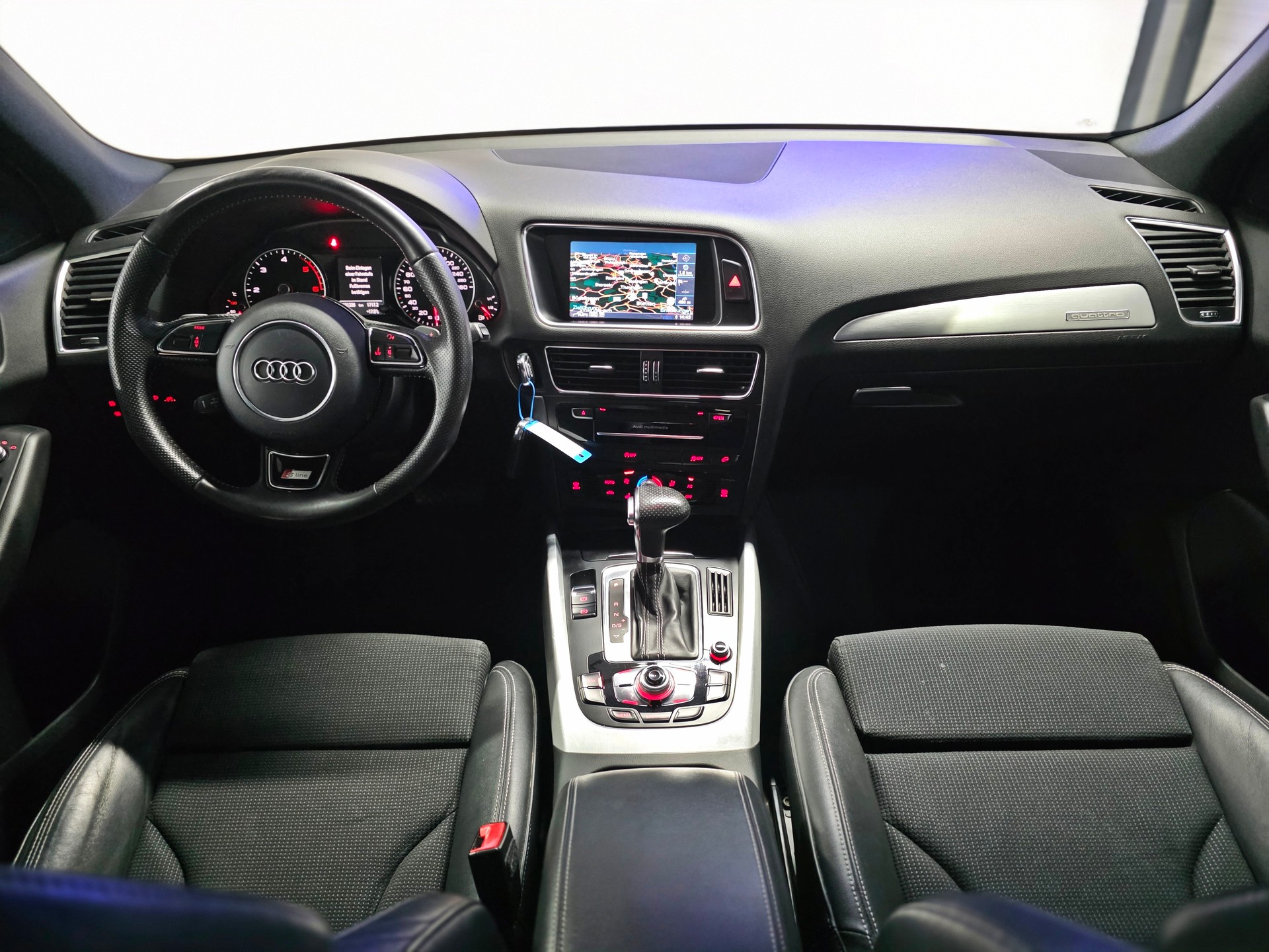 AUDI Q5 2.0 TDI S-Line quattro S-tronic-image-12