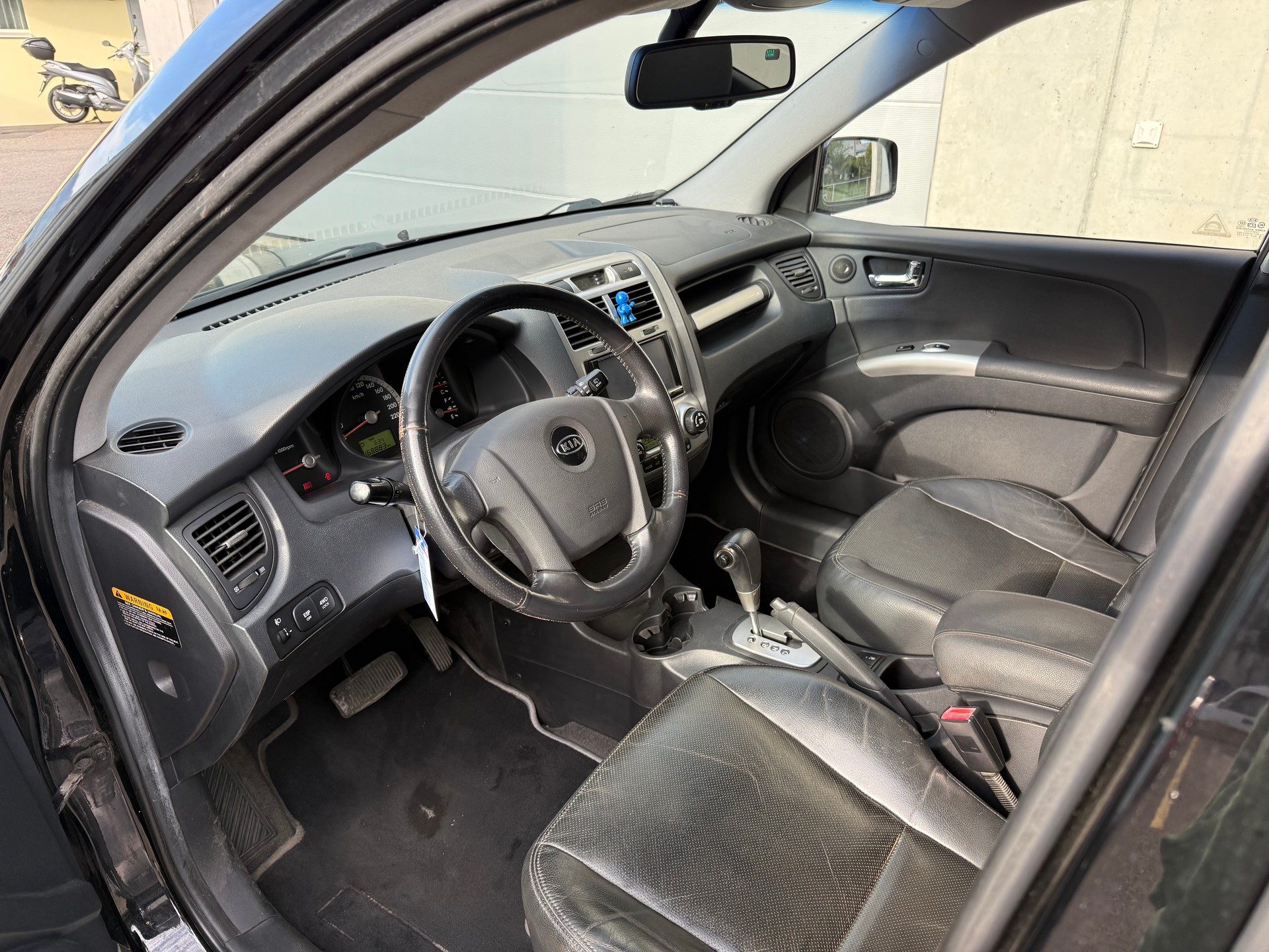 KIA Sportage 2.7 V6 Active-image-8