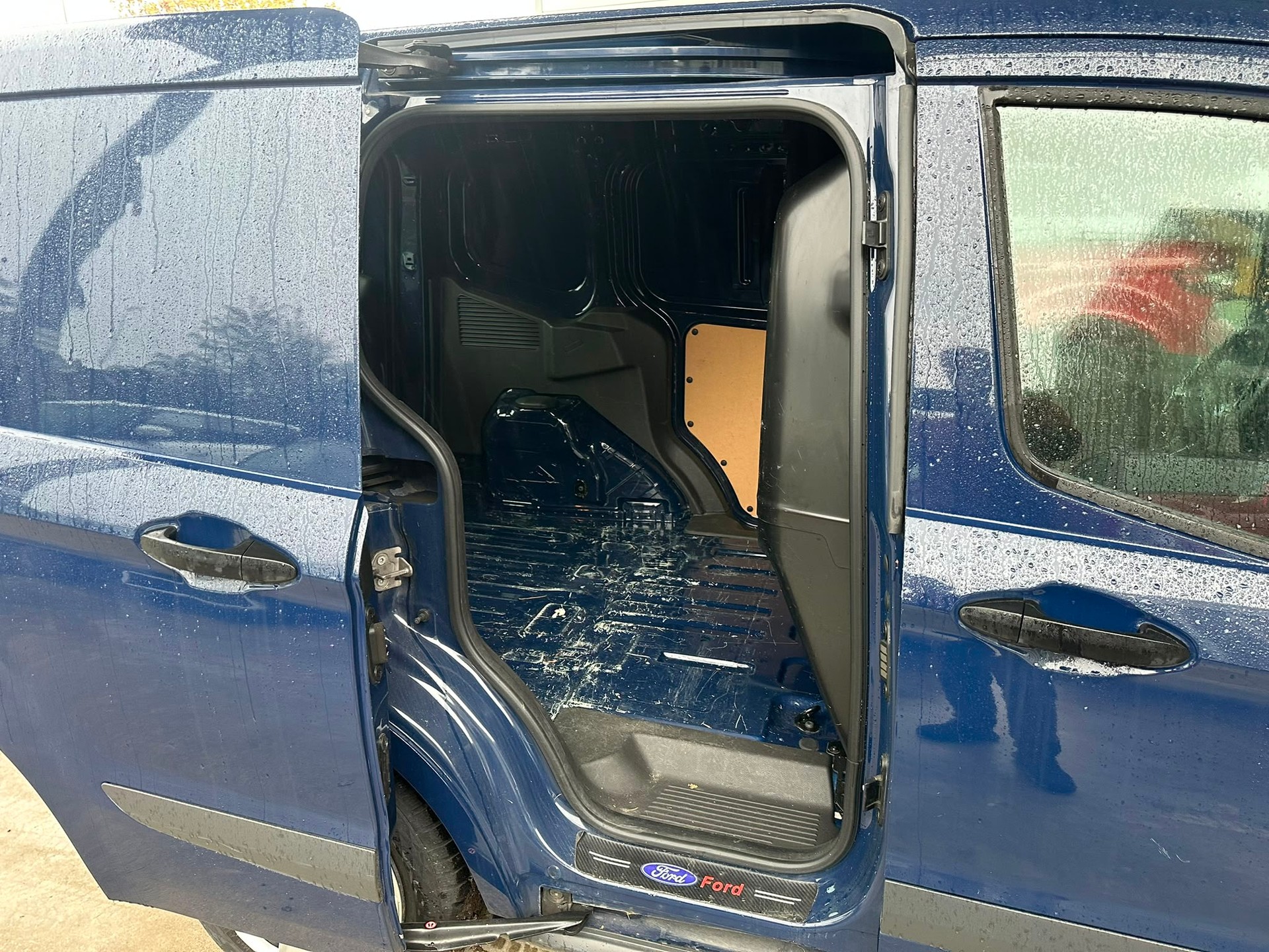 FORD Transit Courier Van 1.0 EcoBoost Trend-image-5