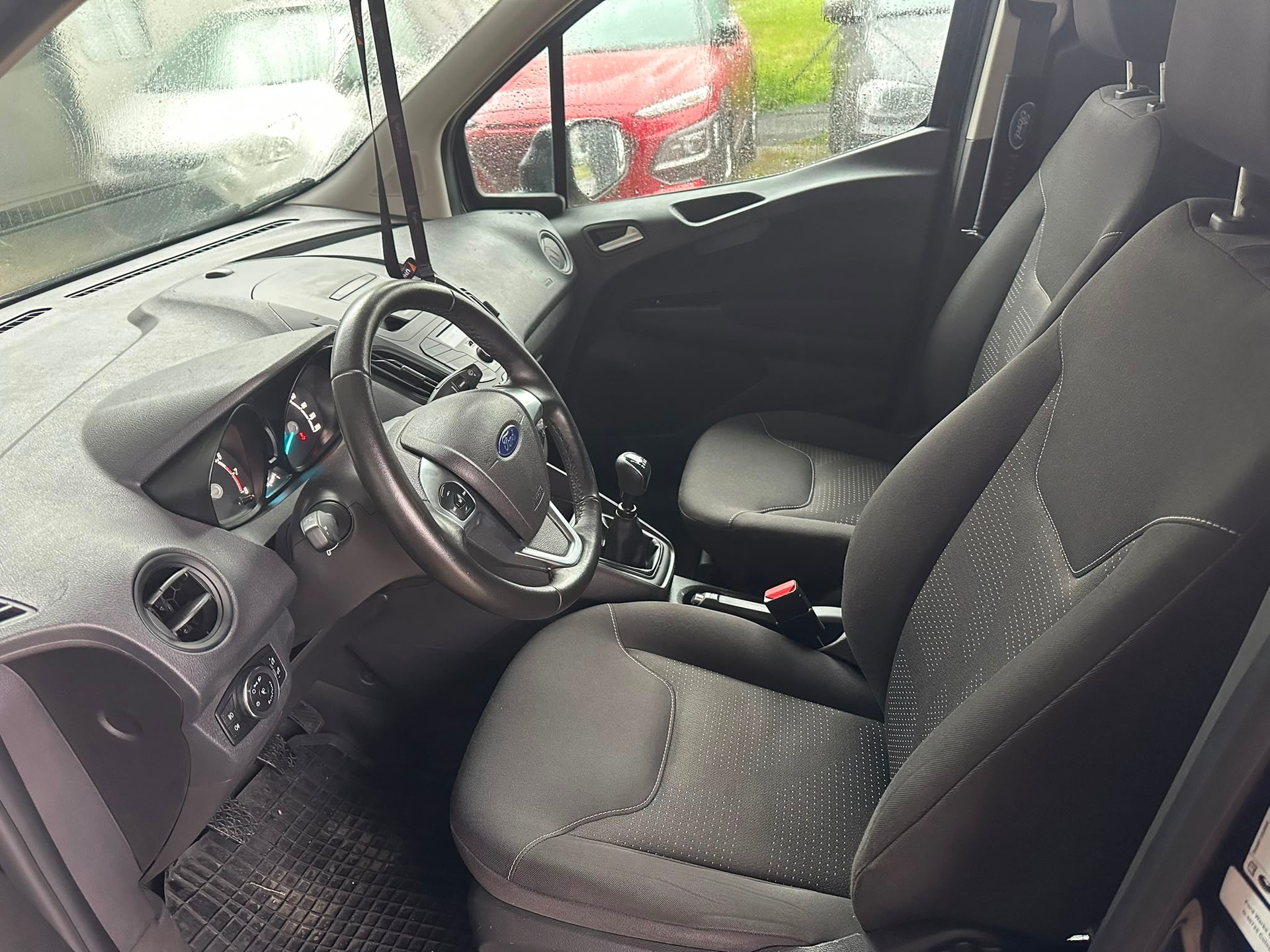FORD Transit Courier Van 1.0 EcoBoost Trend-image-8
