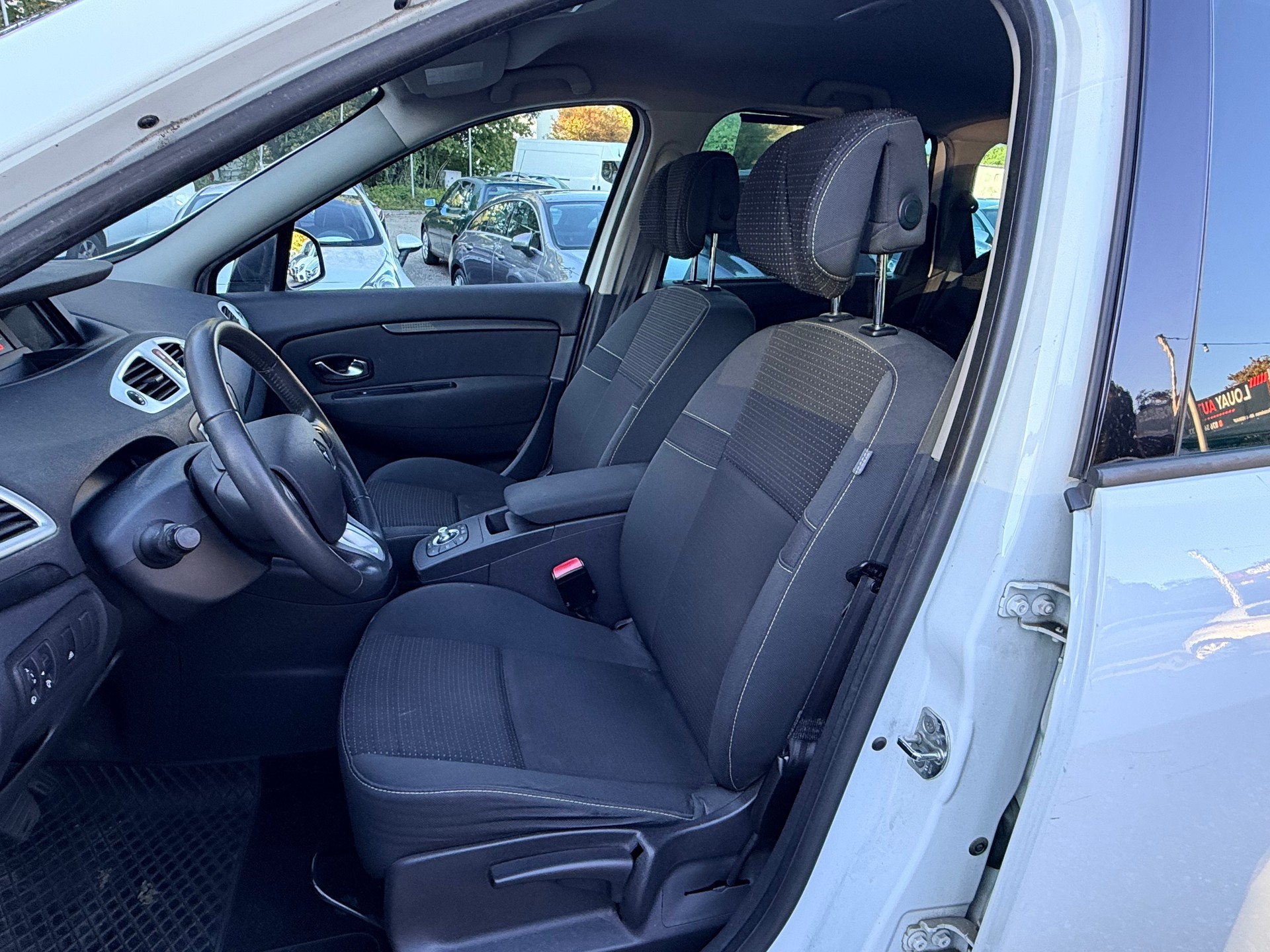 RENAULT Grand Scénic 2.0 16V Expression X-Tronic CVT-image-18
