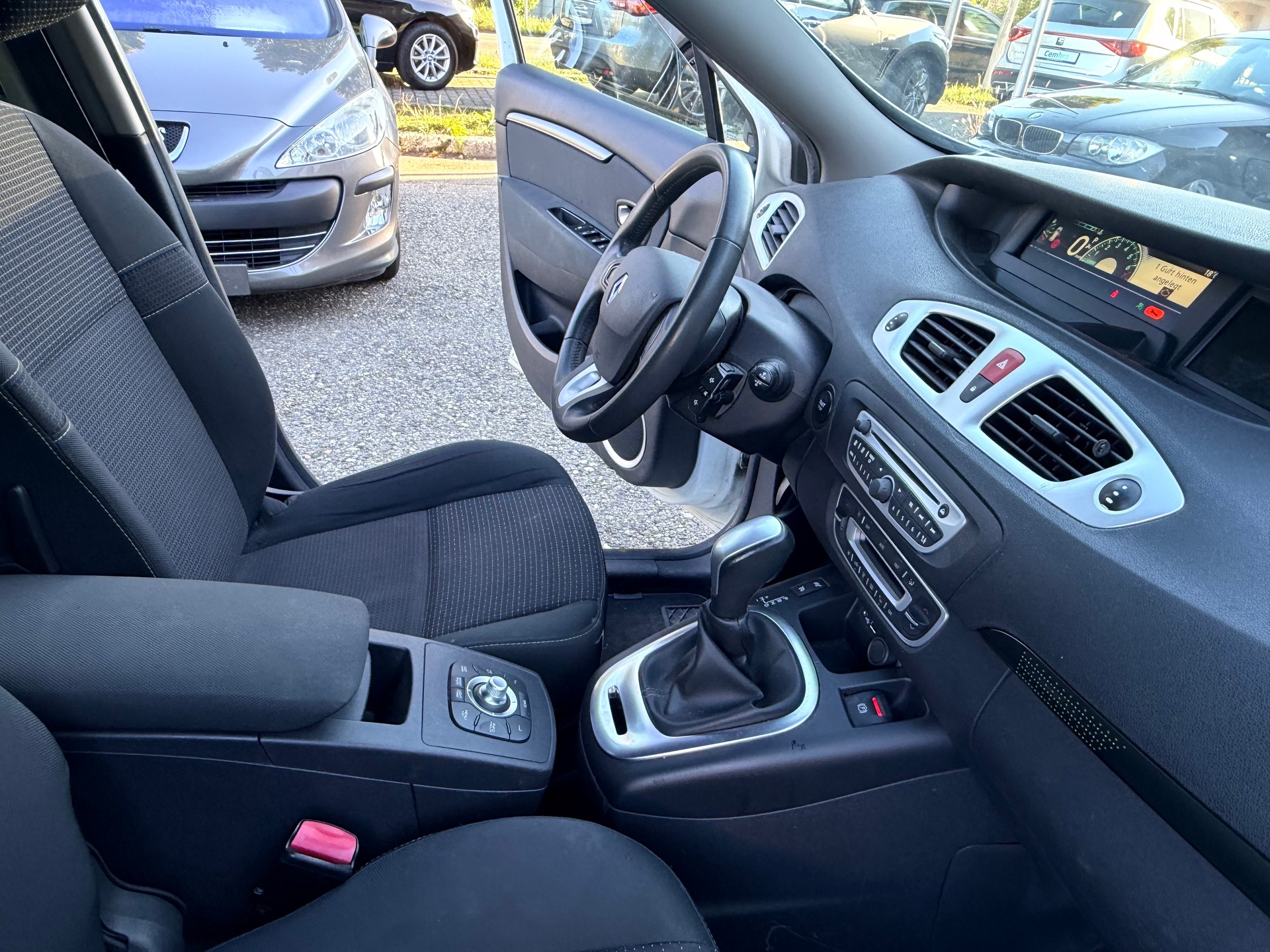RENAULT Grand Scénic 2.0 16V Expression X-Tronic CVT-image-19