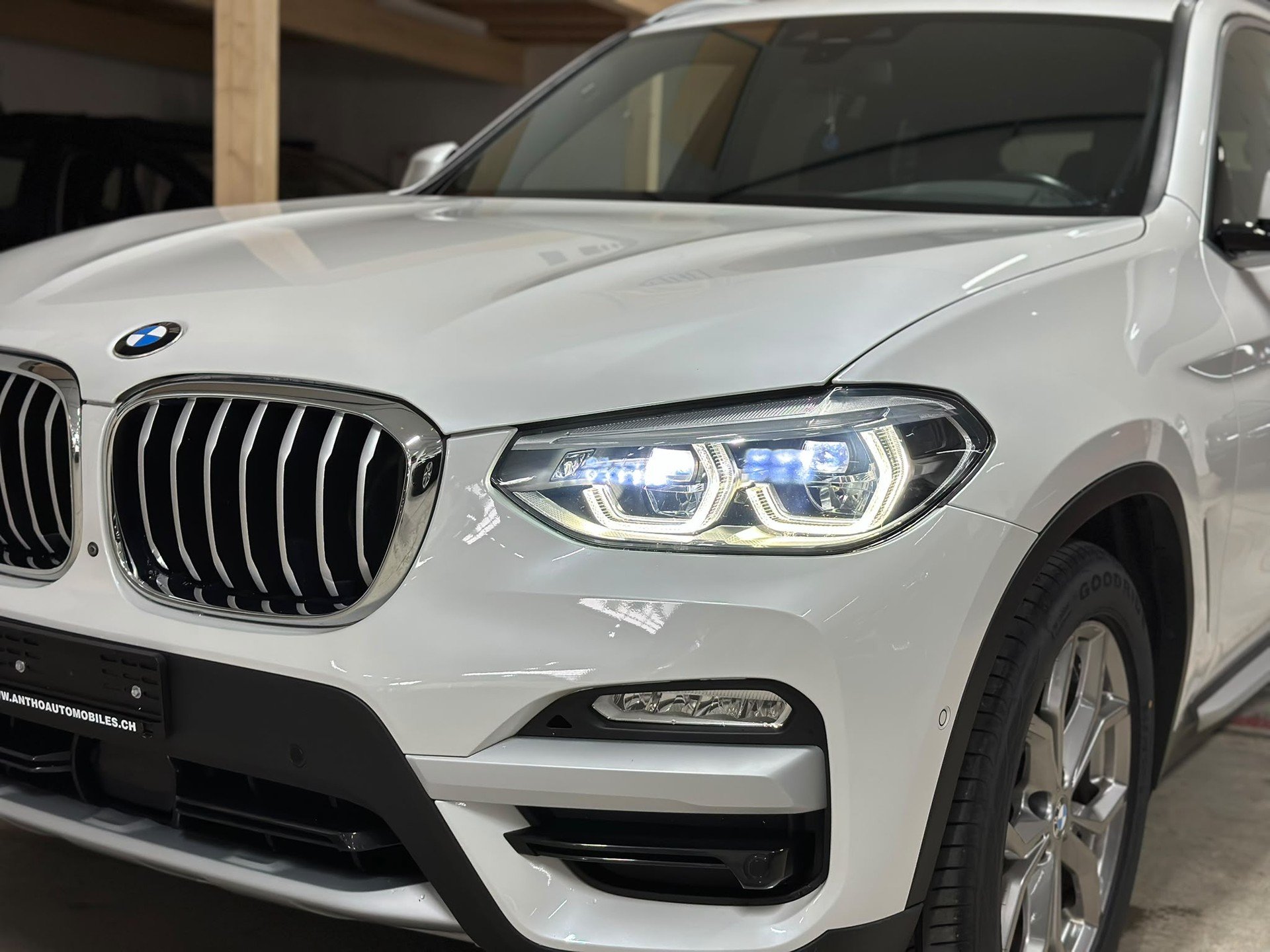 BMW X3 xDrive 20i Steptronic-image-2