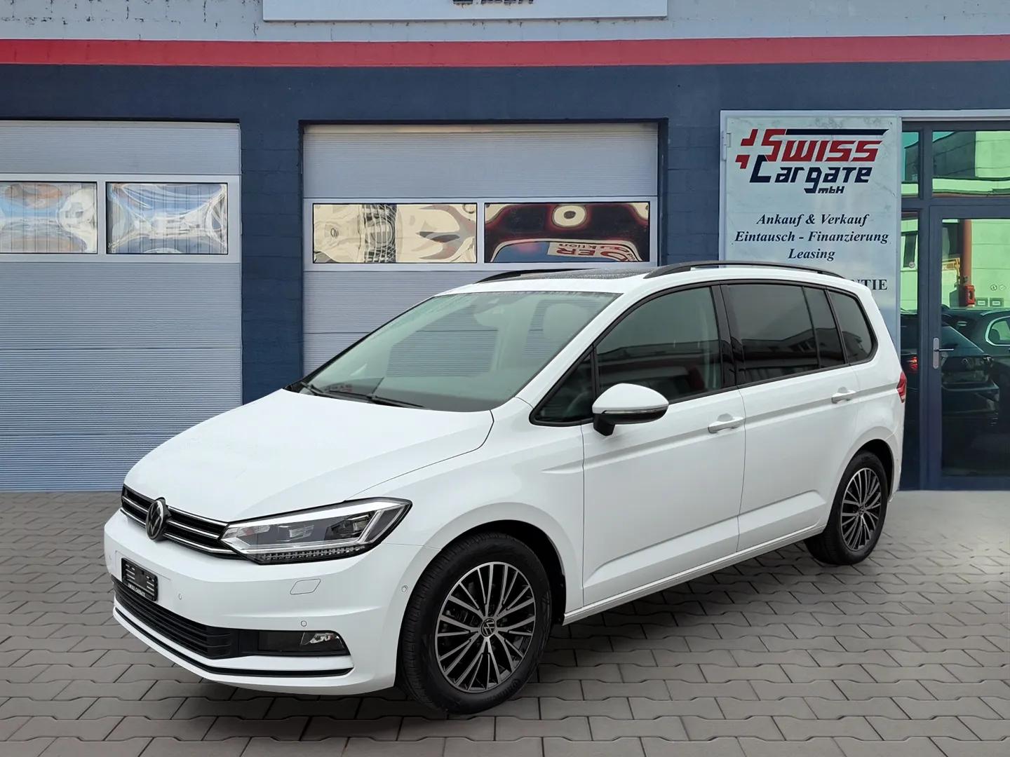 VW Touran 2.0 TDI BlueMotion Technology Comfortline DSG mit AHK & 7 Plätze + Panoramadach-image-3