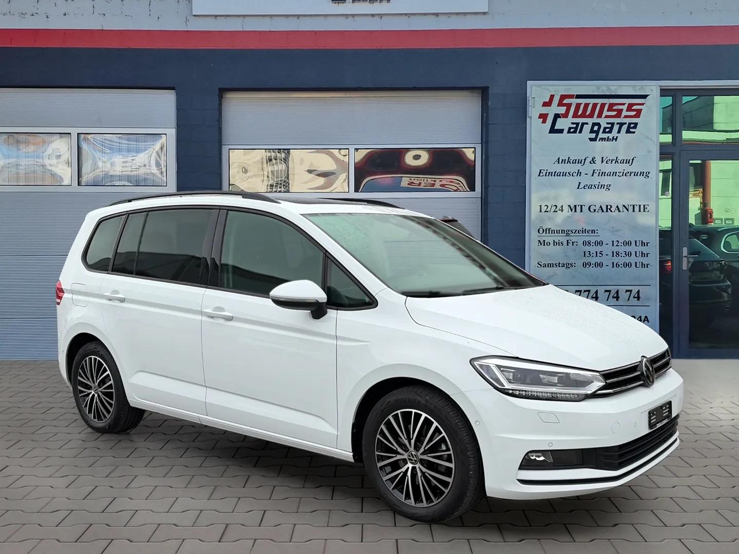 VW Touran 2.0 TDI BlueMotion Technology Comfortline DSG mit AHK & 7 Plätze + Panoramadach-image-1