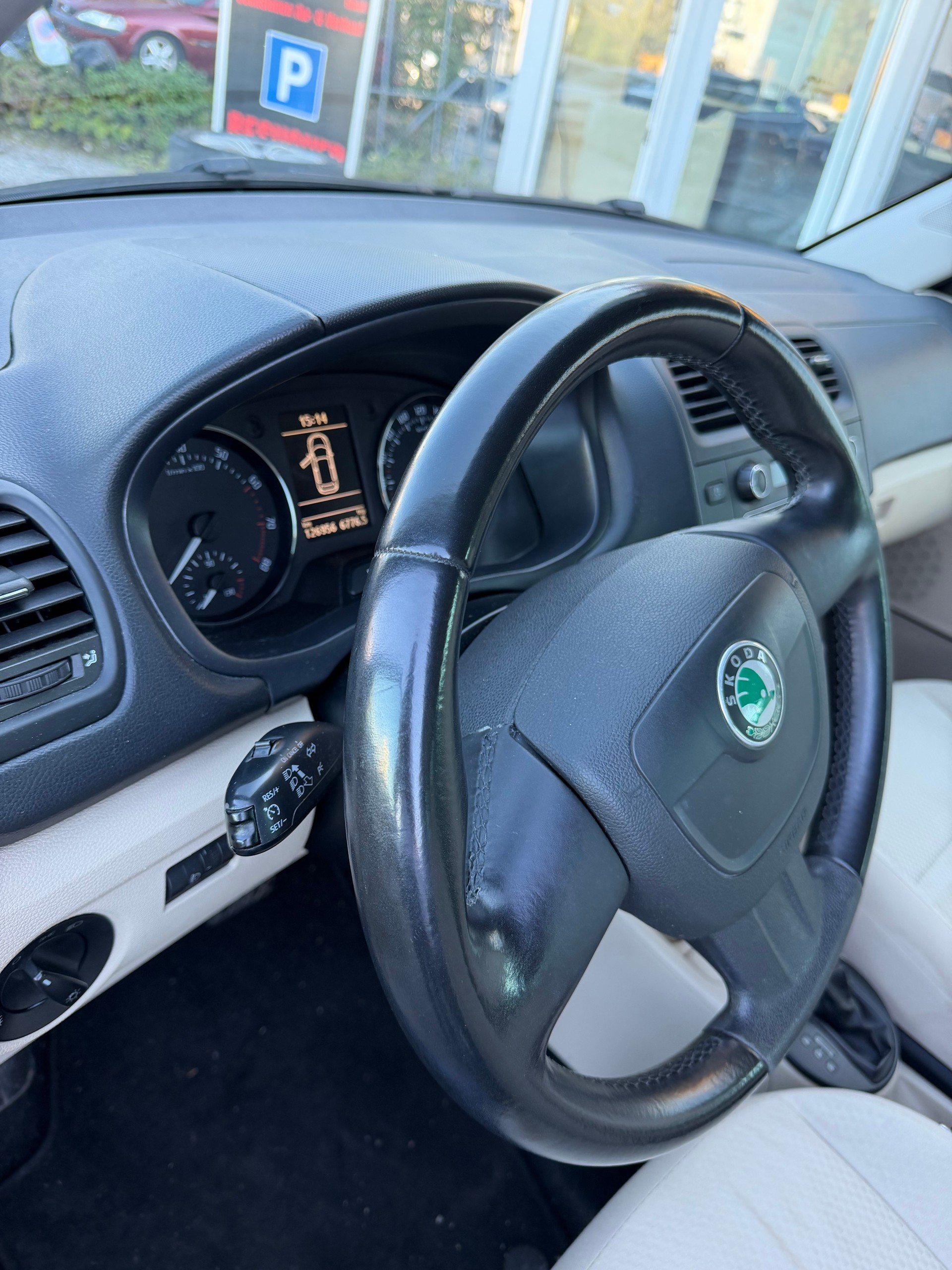 SKODA Fabia 1.2 TSI Elegance DSG-image-15