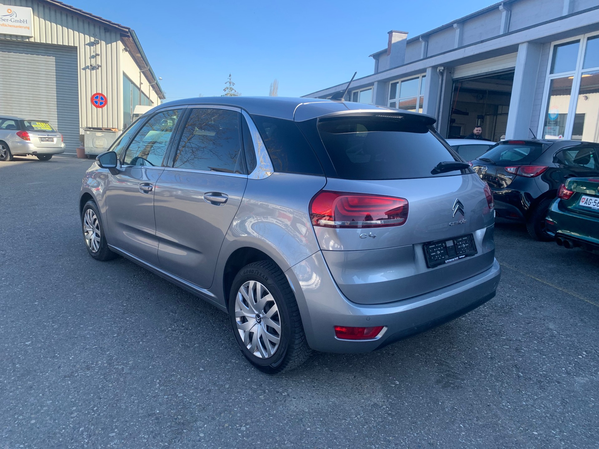 CITROEN C4 Picasso 1.2 Pure Tech Feel Edition-image-4