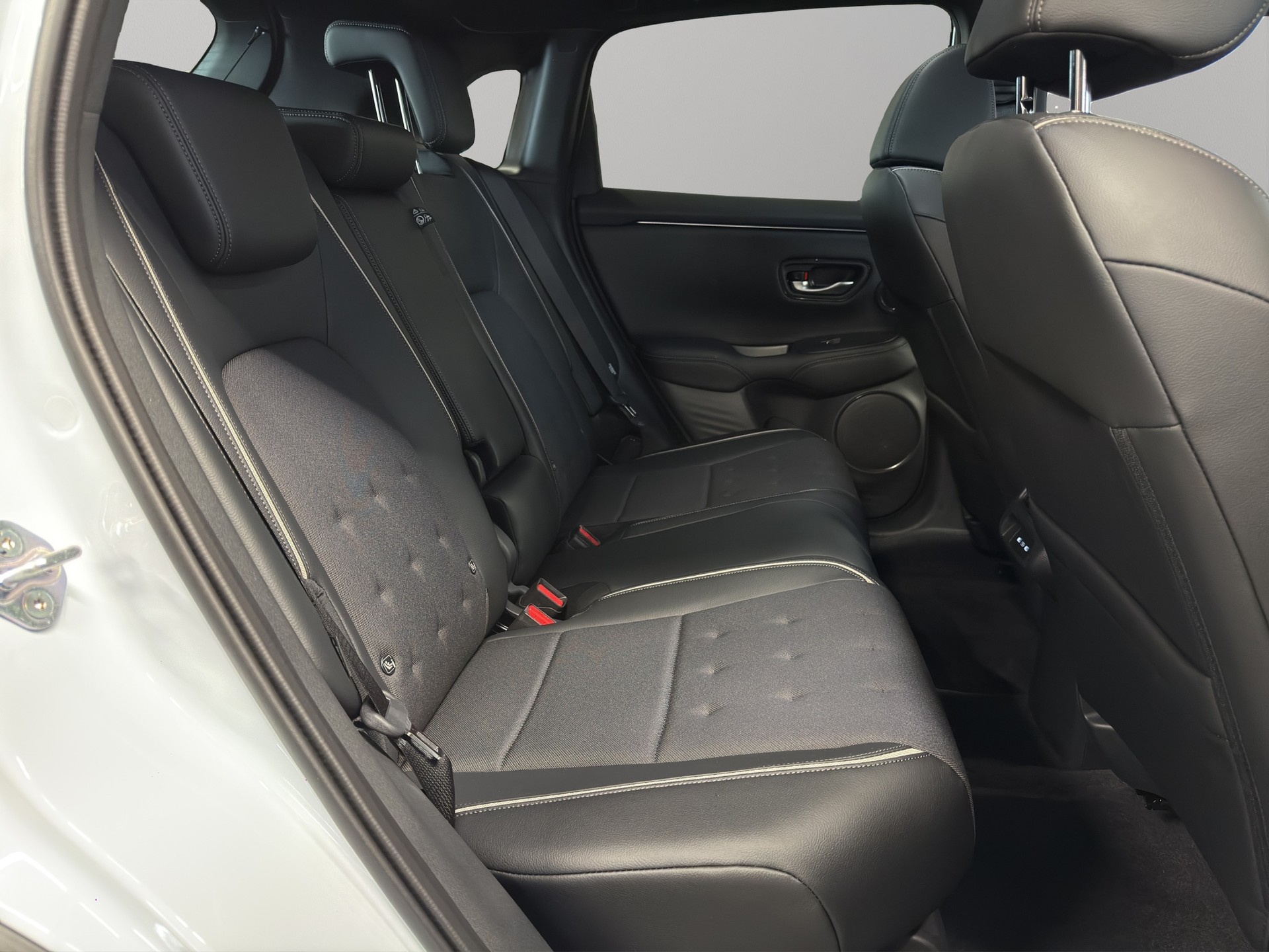 HONDA ZR-V 2.0 i-MMD Sport-image-16