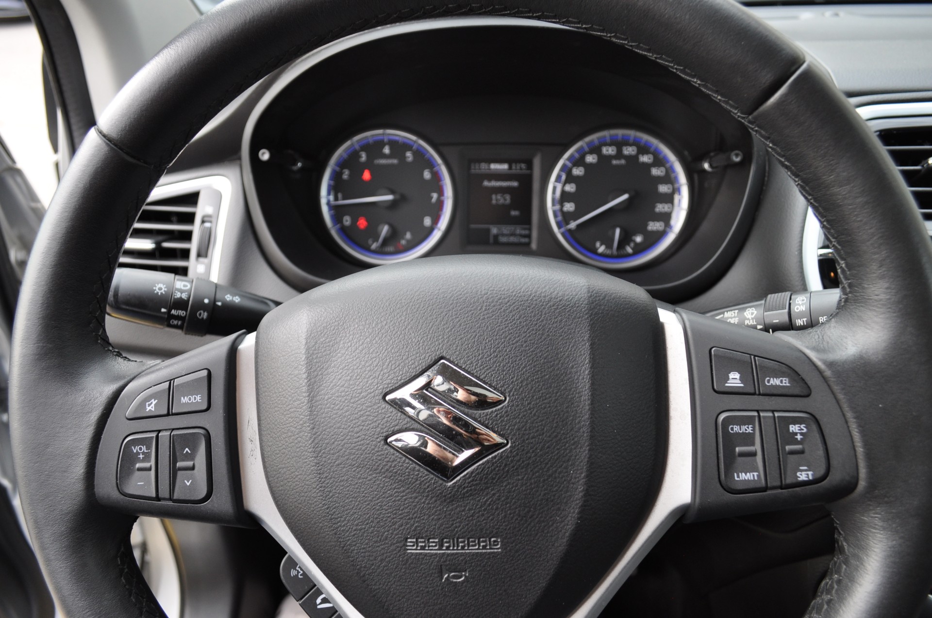 SUZUKI SX4 S-Cross 1.4 16V Piz Sulai Top 4WD-image-11