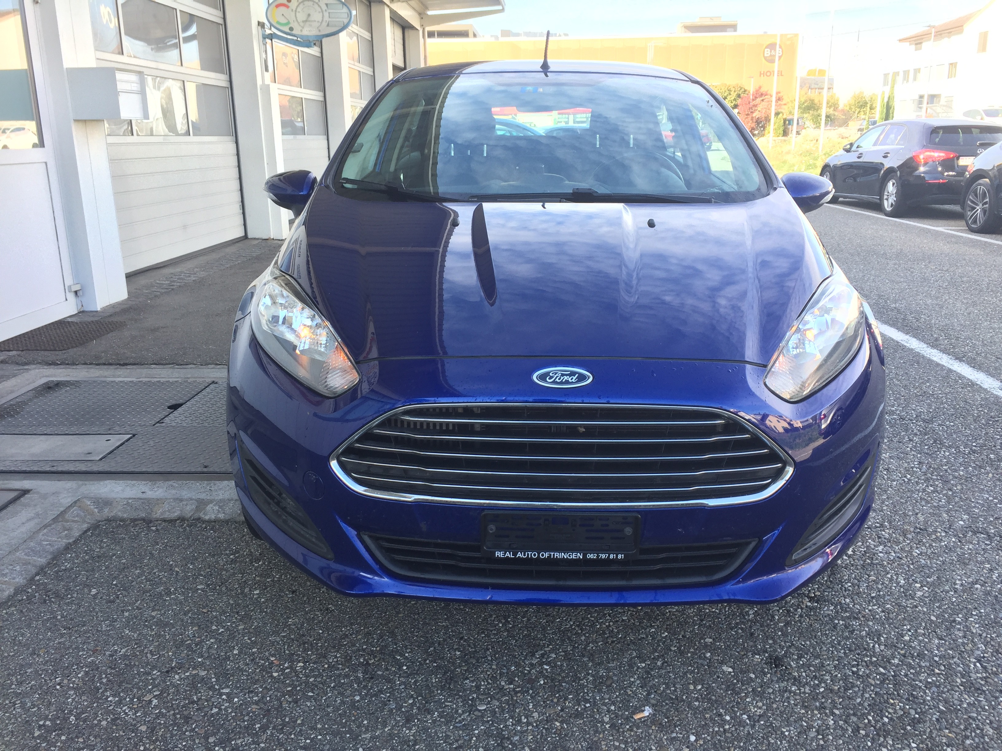 Car photo