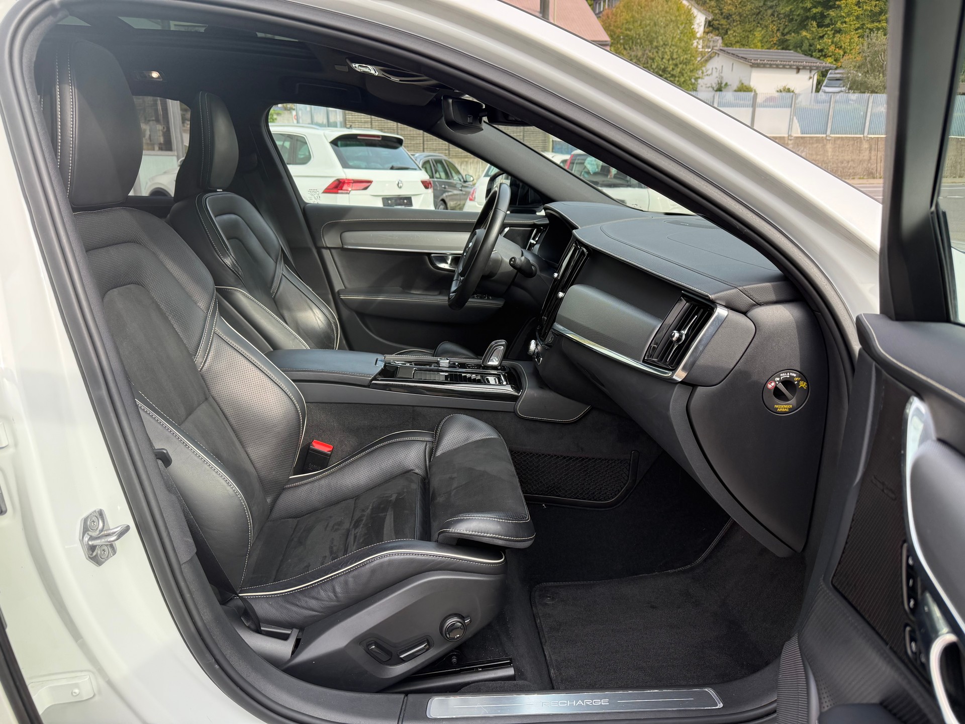 VOLVO V90 T8 eAWD Twin Engine R-Design Geartronic-image-7