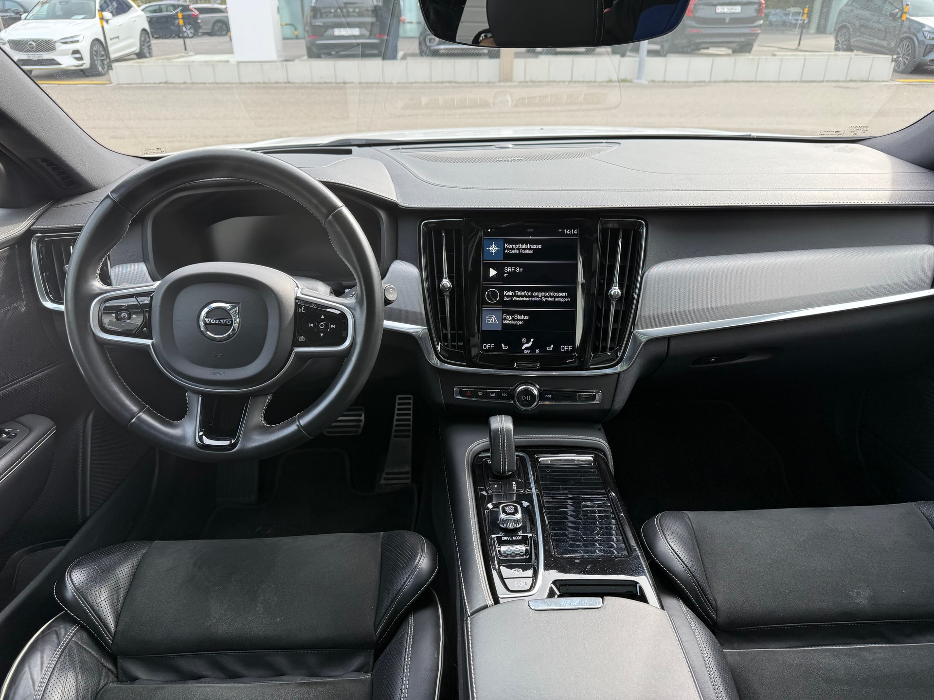 VOLVO V90 T8 eAWD Twin Engine R-Design Geartronic-image-11
