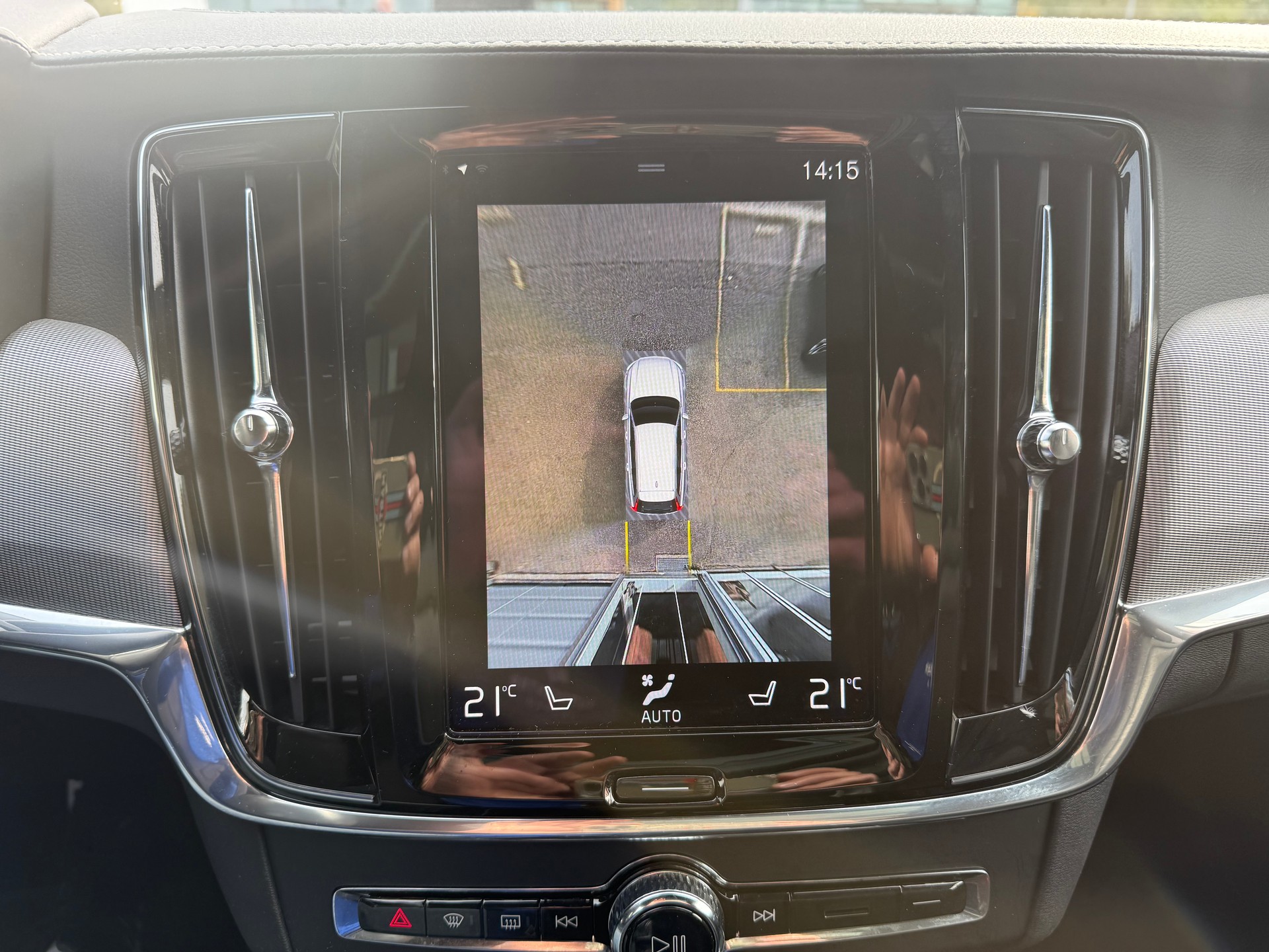 VOLVO V90 T8 eAWD Twin Engine R-Design Geartronic-image-12