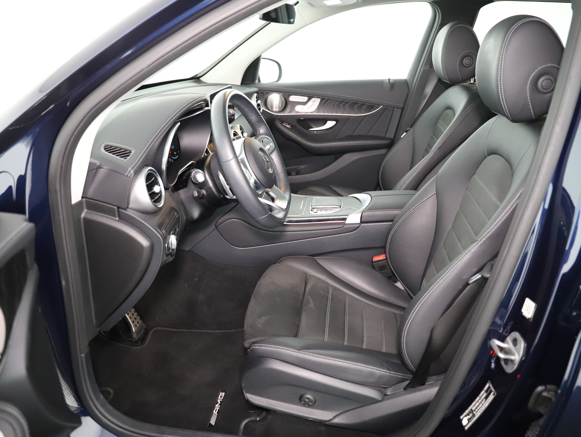 MERCEDES-BENZ GLC 300 de AMG Line 4M A-image-10