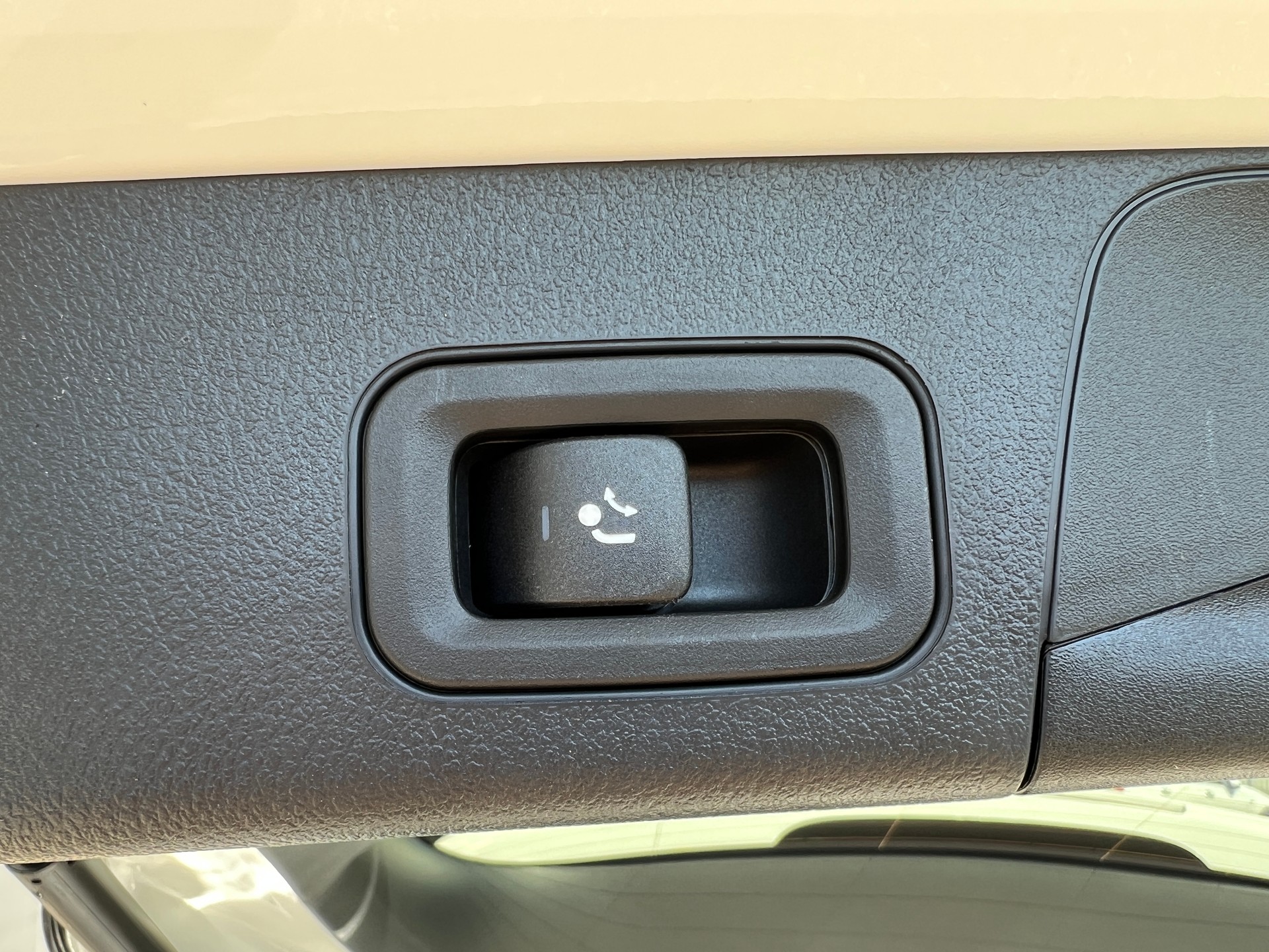 MERCEDES-BENZ EQB 300 4Matic Swiss Star-image-8