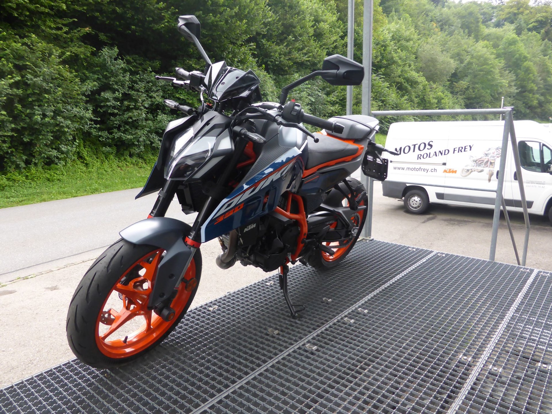 KTM 390 Duke-image-5