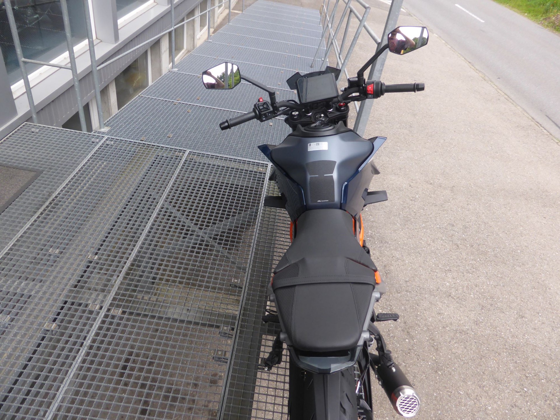 KTM 390 Duke-image-4