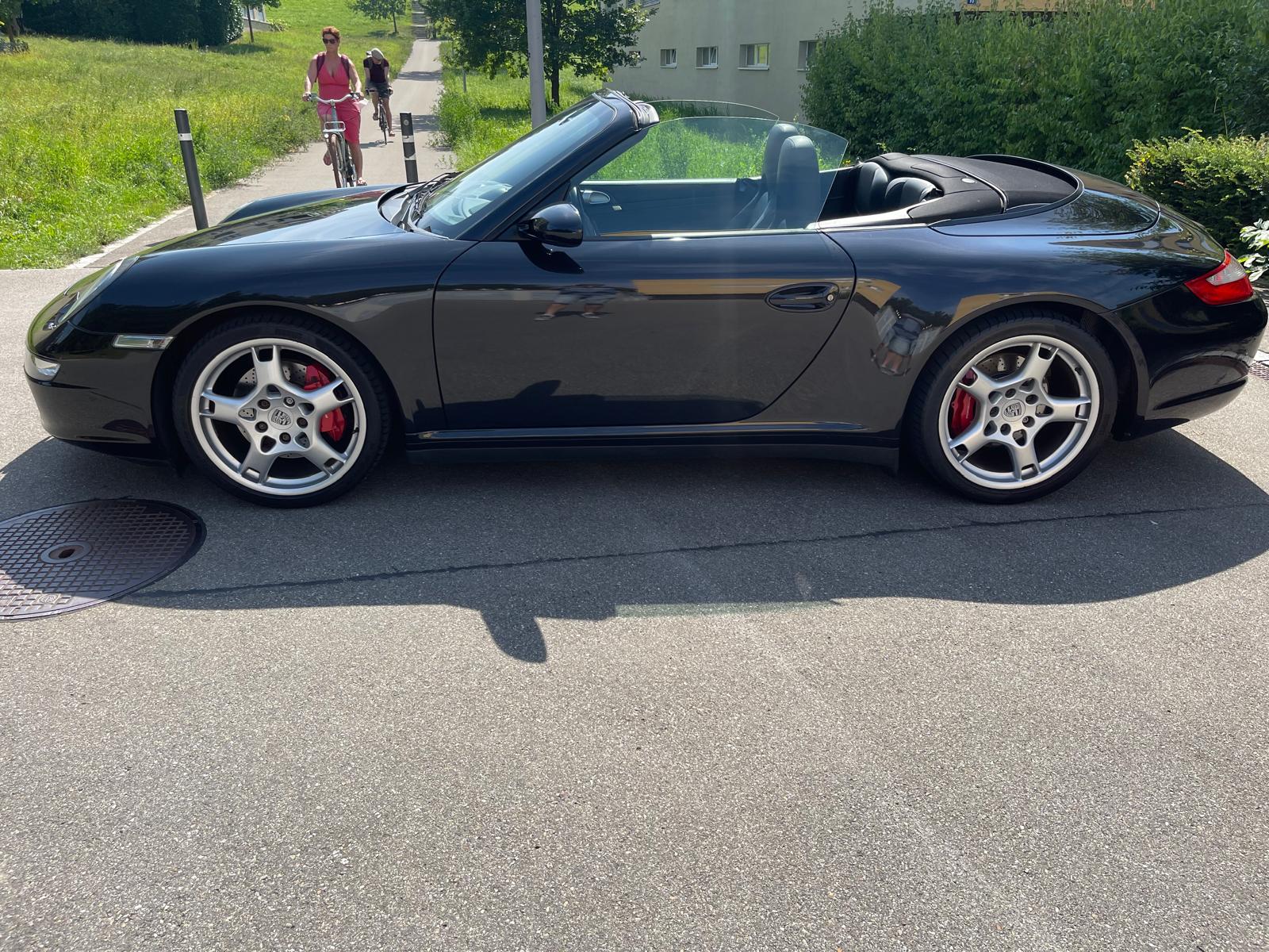 PORSCHE 911 Carrera 4S-image-2