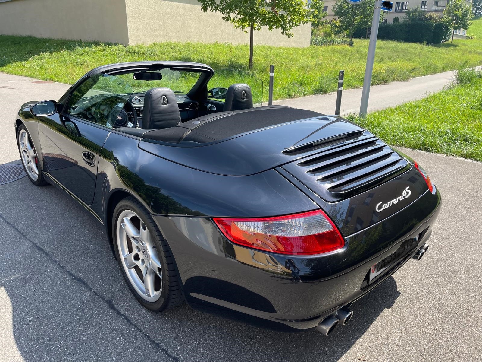 PORSCHE 911 Carrera 4S-image-5
