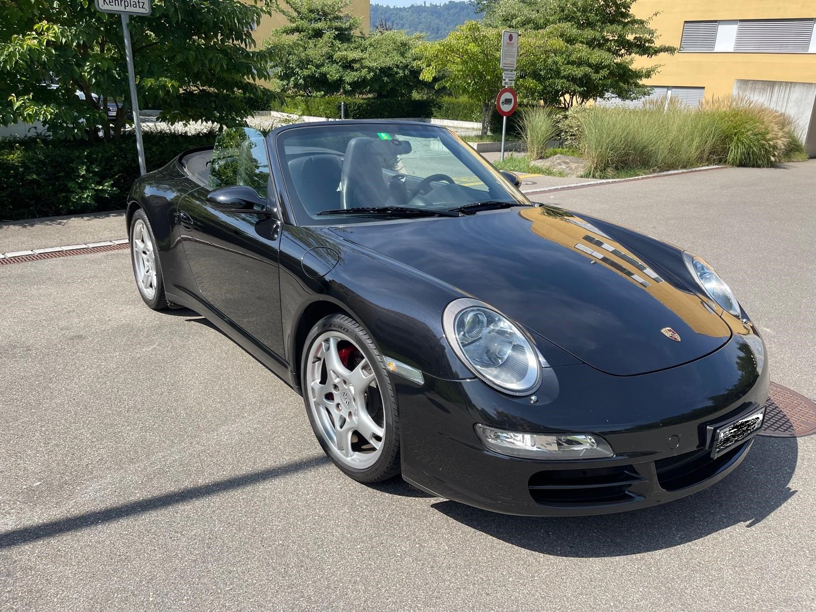 PORSCHE 911 Carrera 4S-image-4