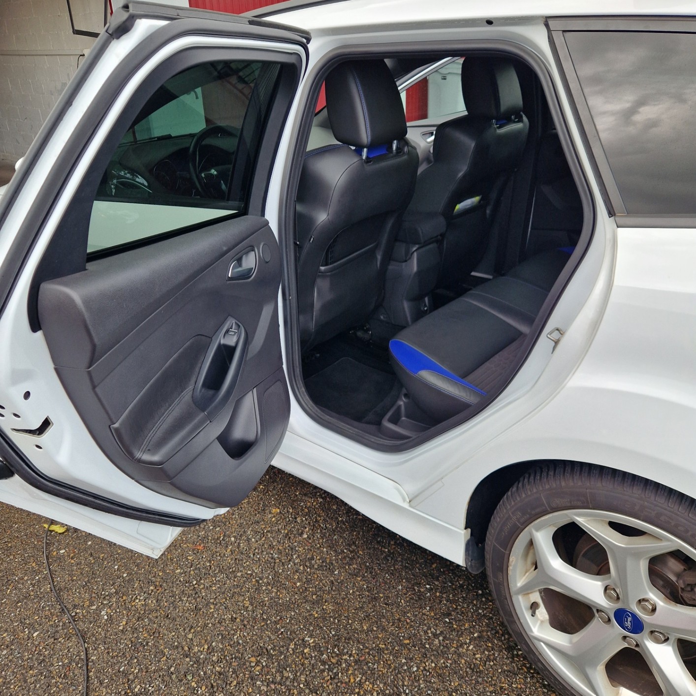 FORD Focus 2.0 SCTi ST-2-image-8