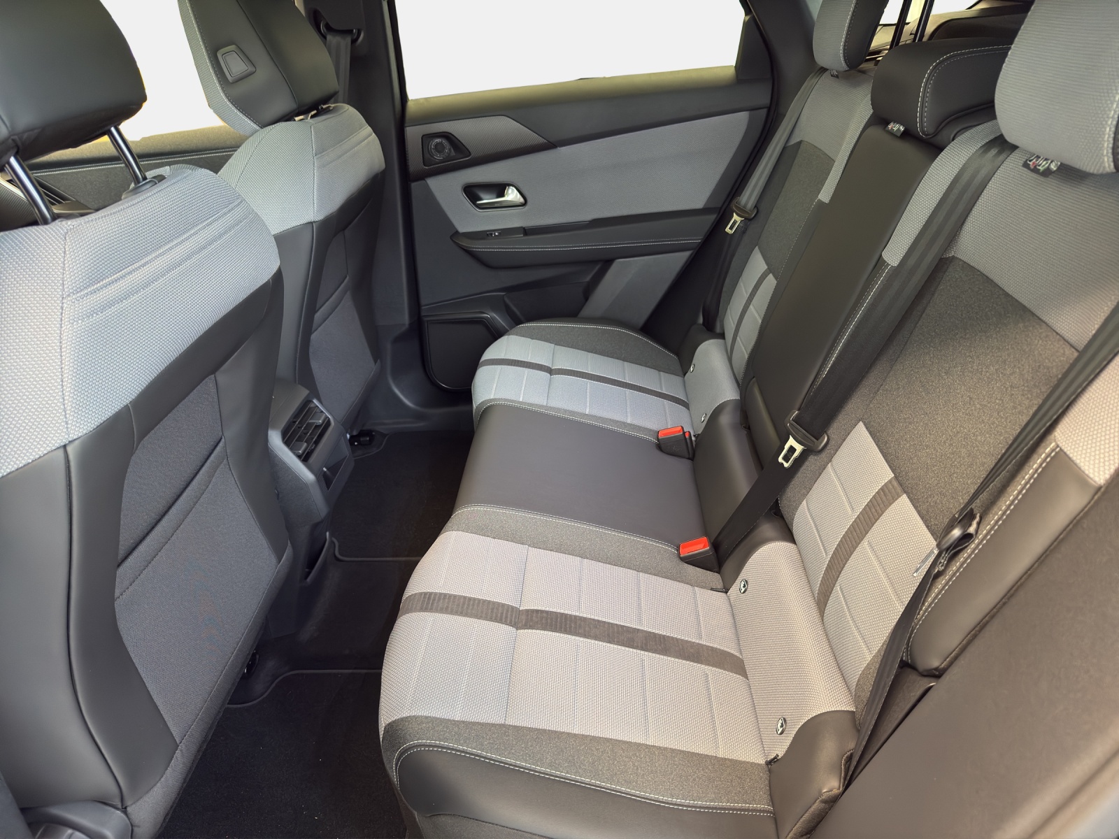 OPEL Grandland-e 73kWh/210 GS-image-10
