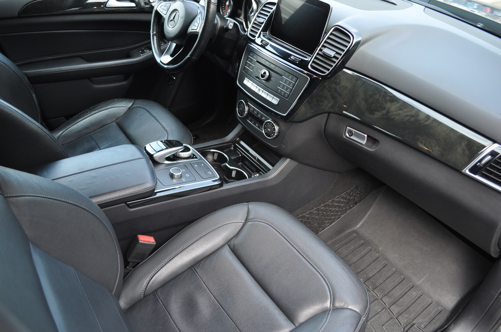 MERCEDES-BENZ GLE 350 d Executive 4M-image-14