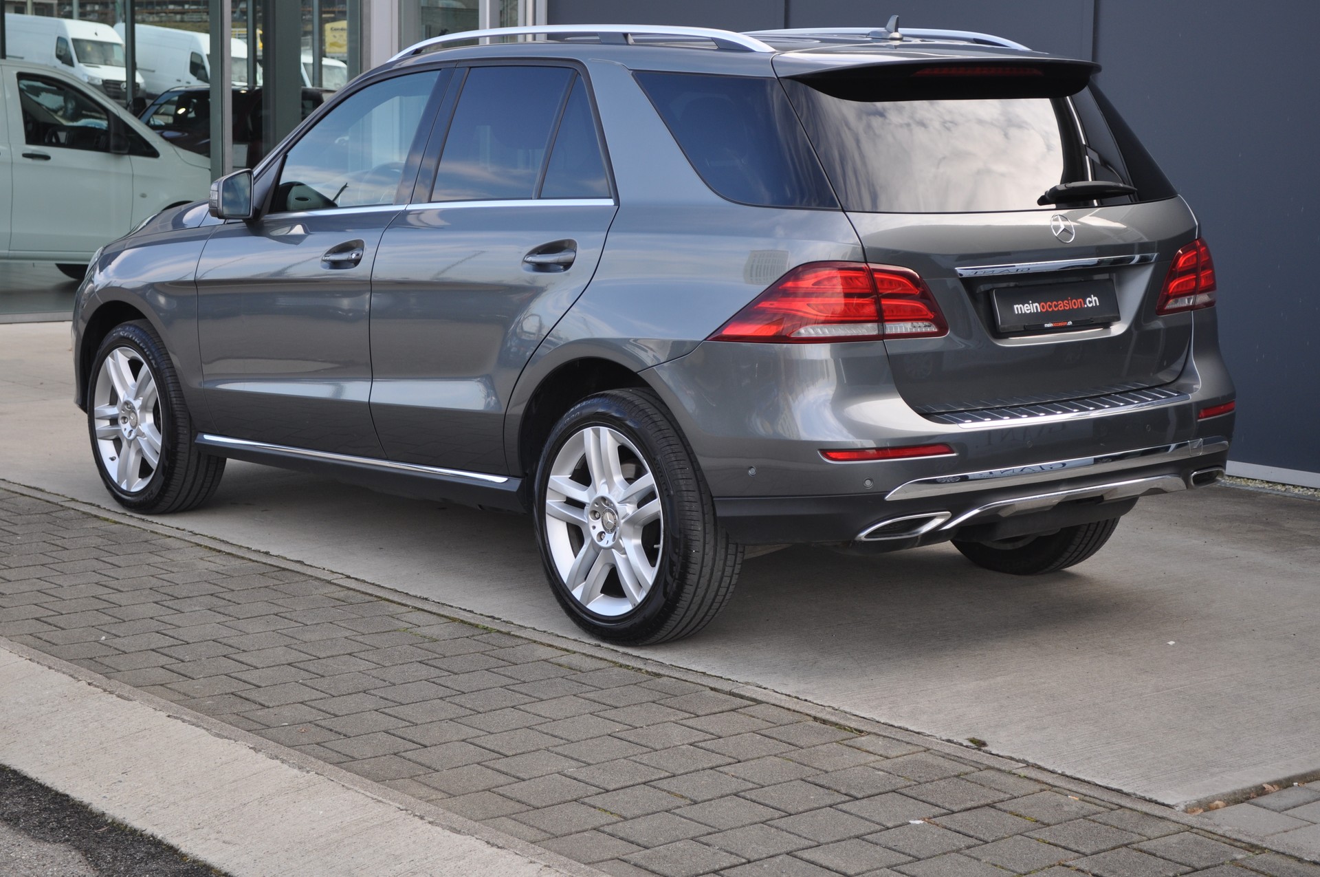MERCEDES-BENZ GLE 350 d Executive 4M-image-3