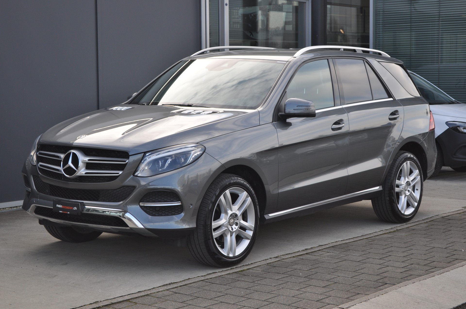 MERCEDES-BENZ GLE 350 d Executive 4M-image-1