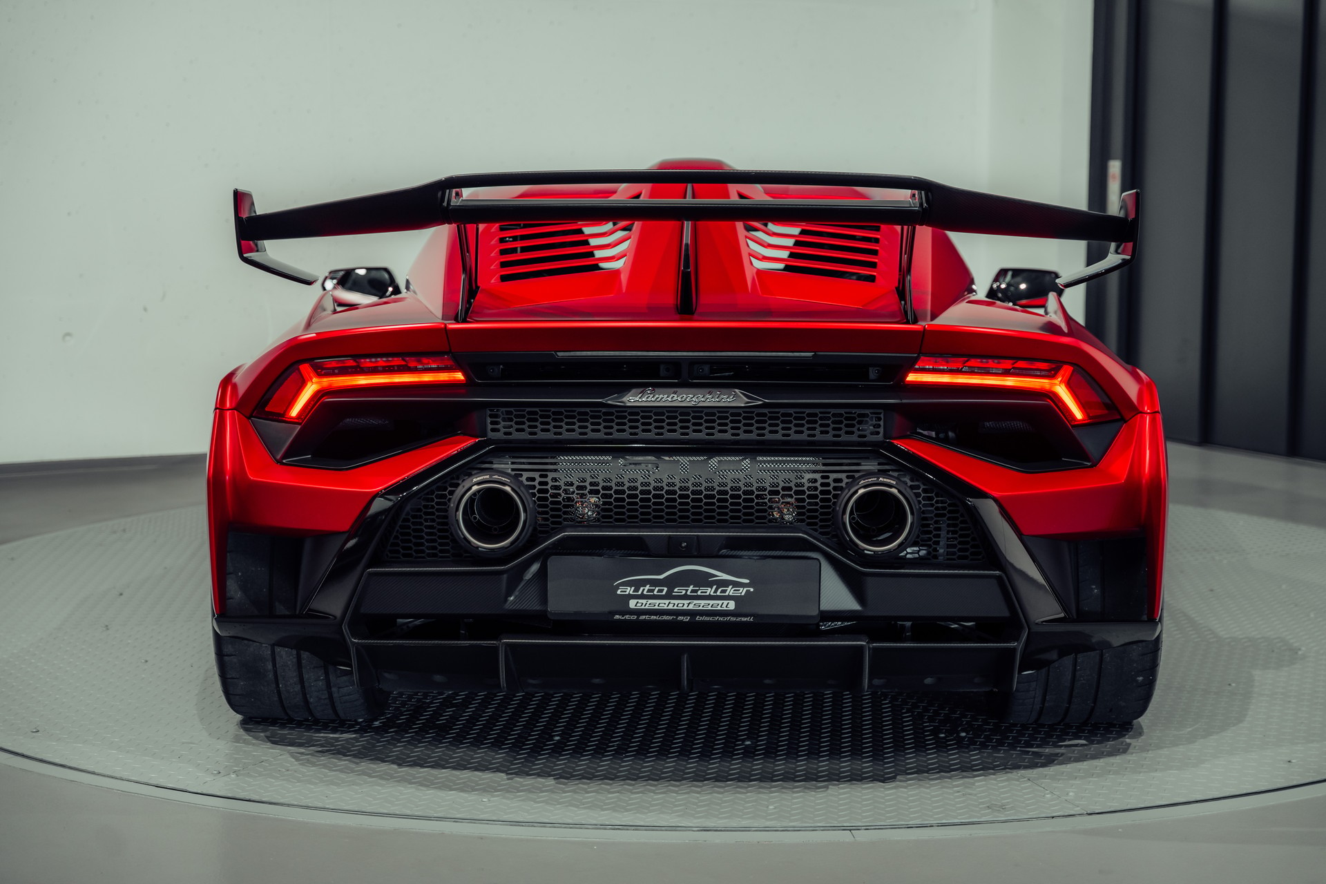 LAMBORGHINI Huracan STO Coupé DCT RWD-image-11