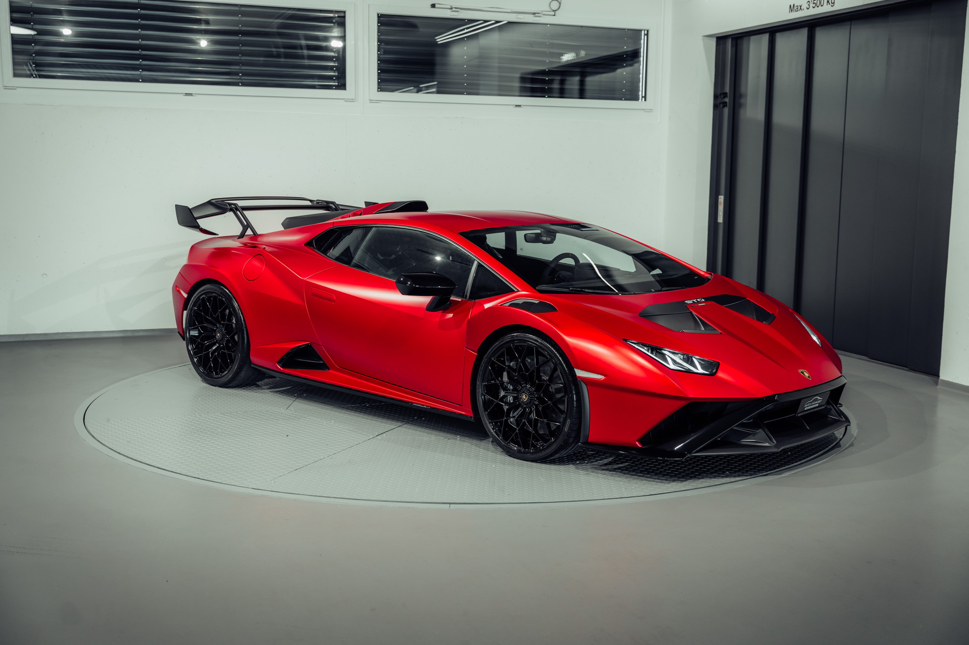 LAMBORGHINI Huracan STO Coupé DCT RWD-image-6