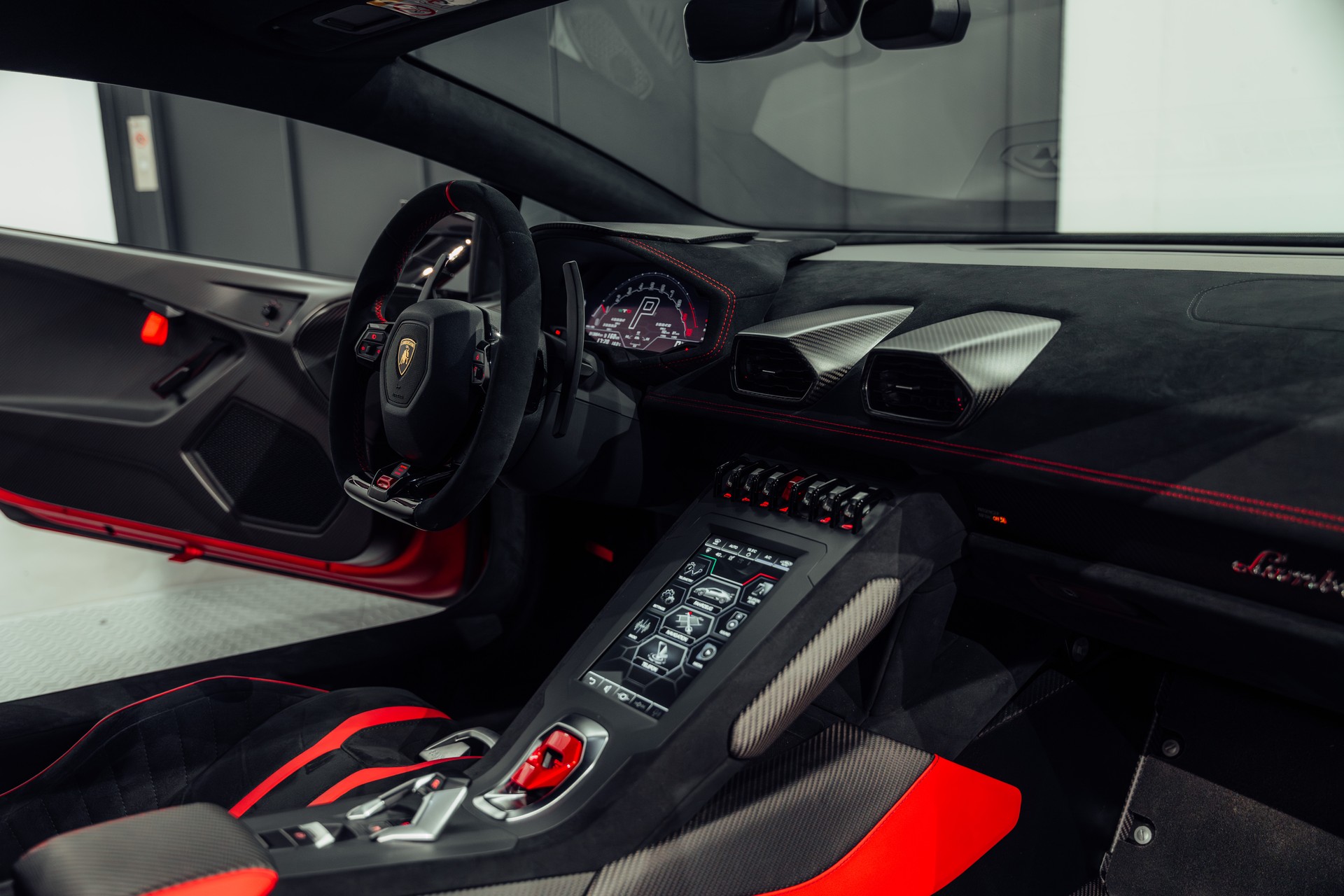 LAMBORGHINI Huracan STO Coupé DCT RWD-image-24