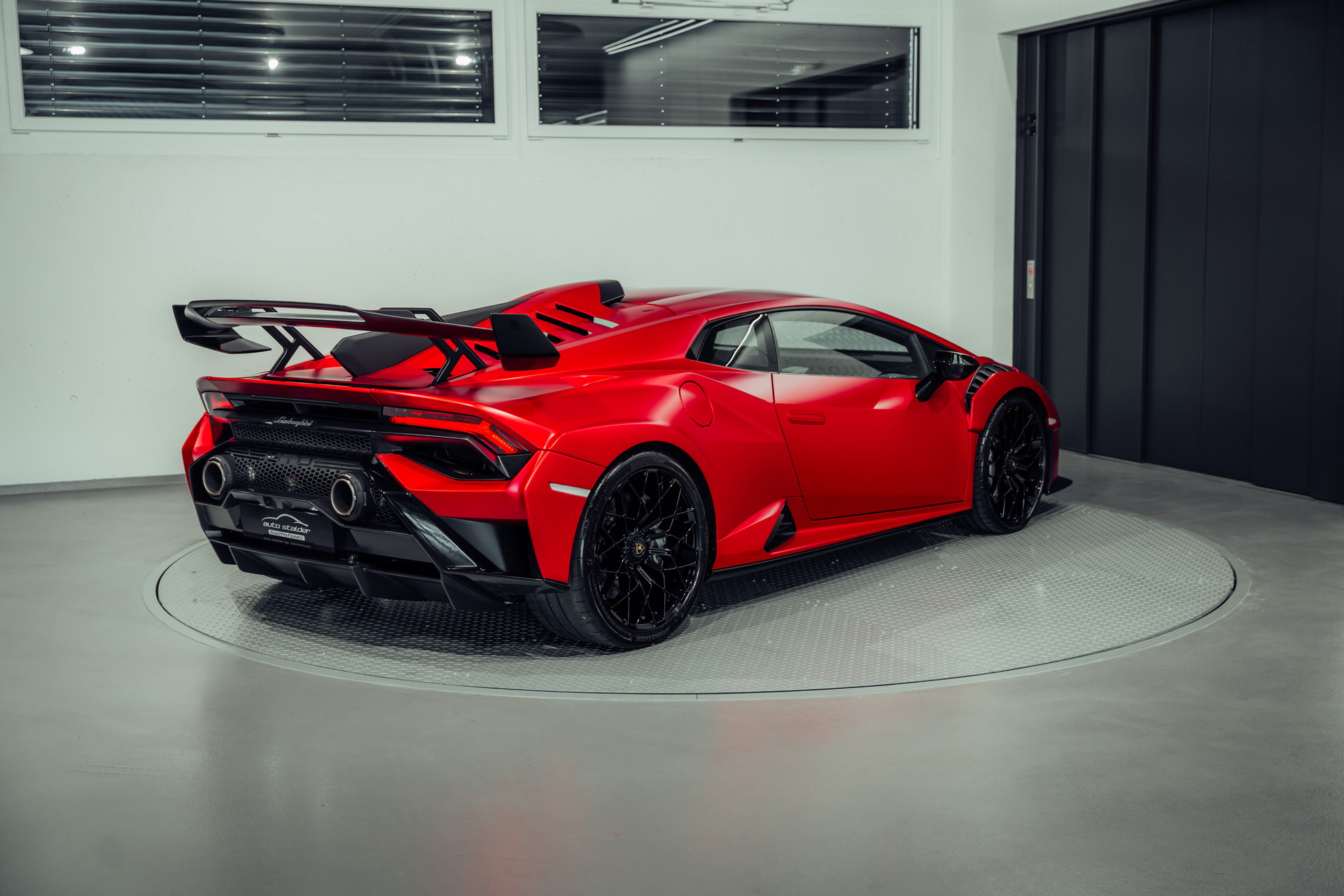 LAMBORGHINI Huracan STO Coupé DCT RWD-image-9